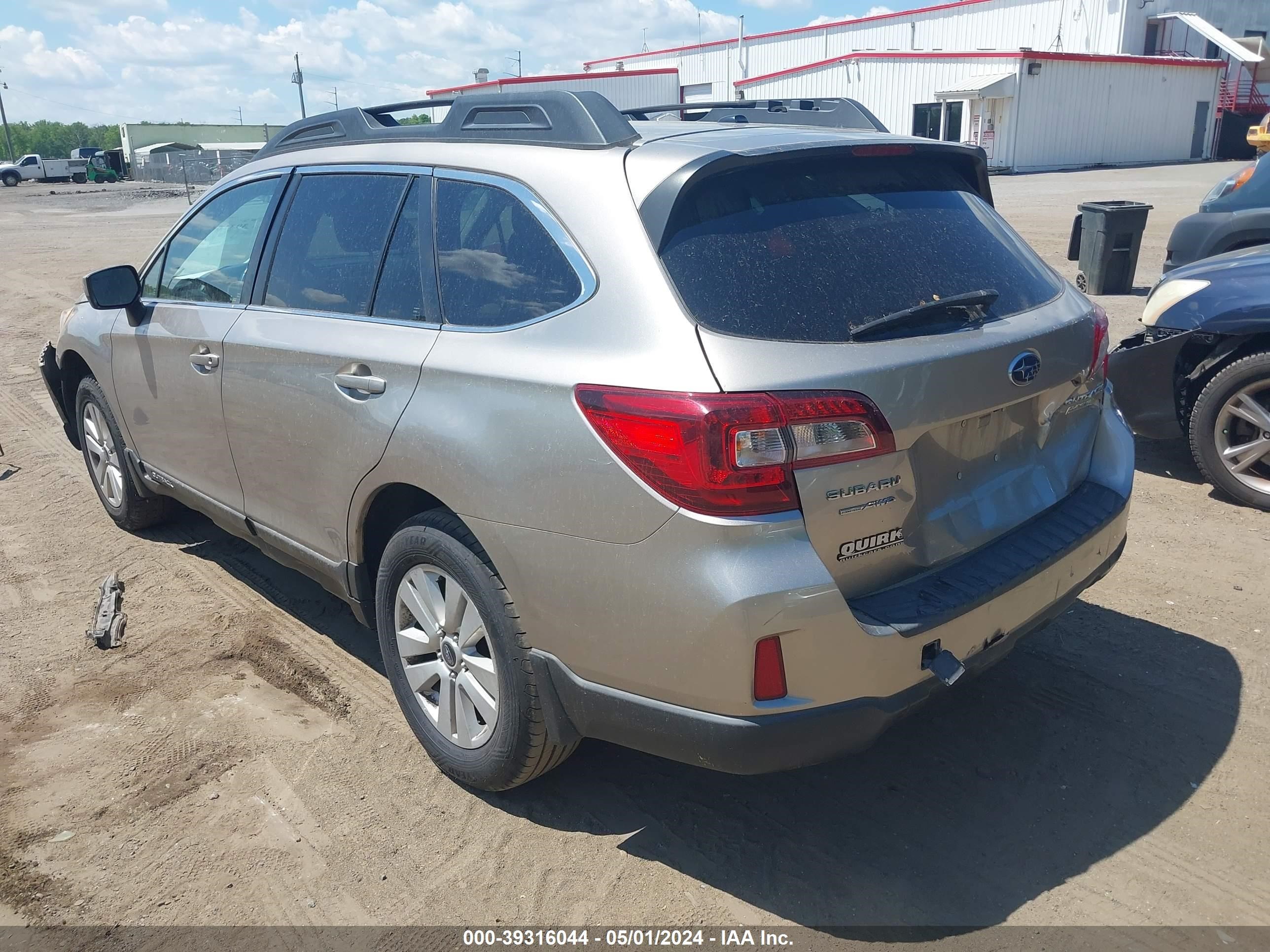 2015 Subaru Outback 2.5I Premium vin: 4S4BSACC1F3244385