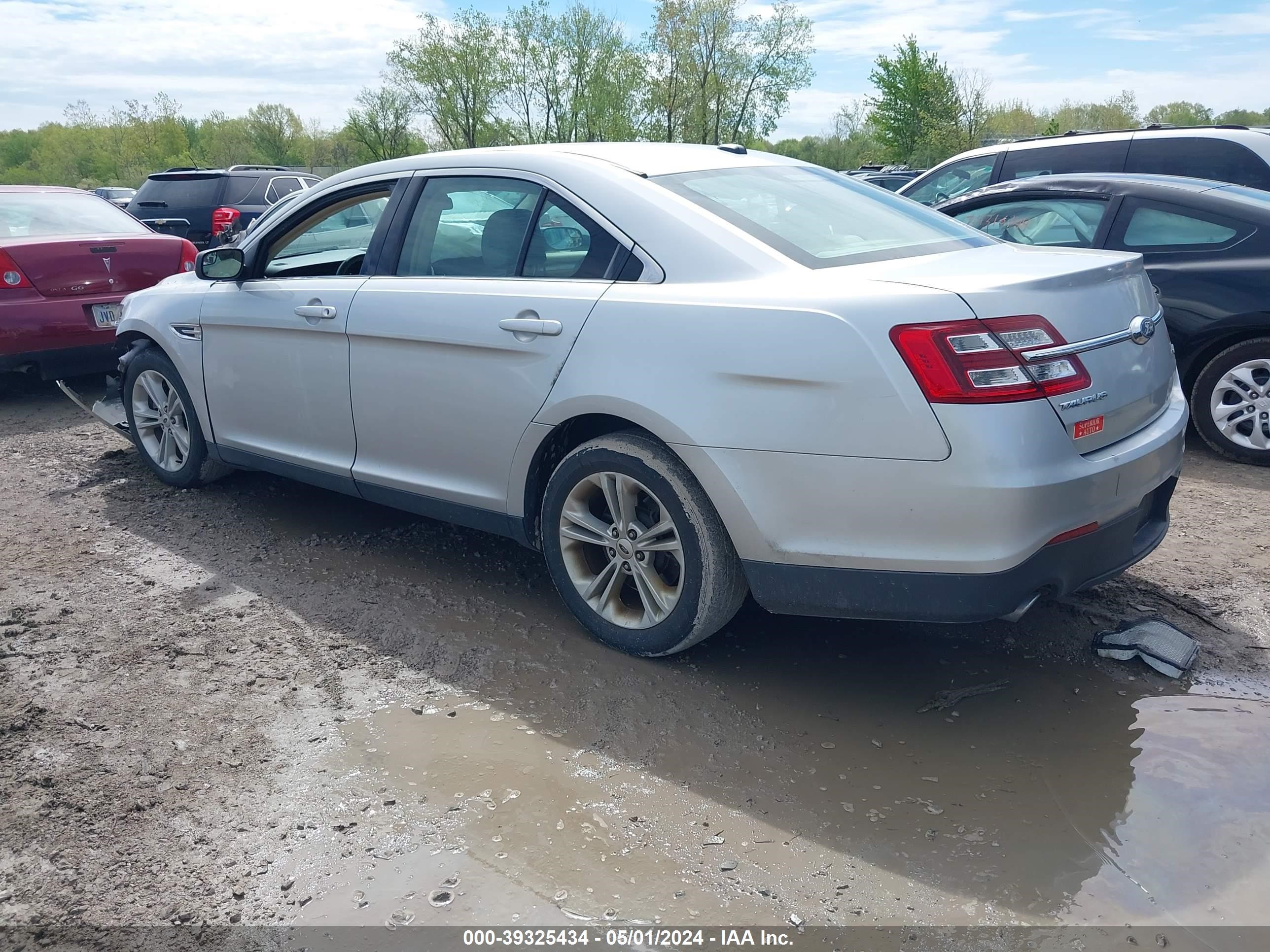 2018 Ford Taurus Se vin: 1FAHP2D8XJG136791