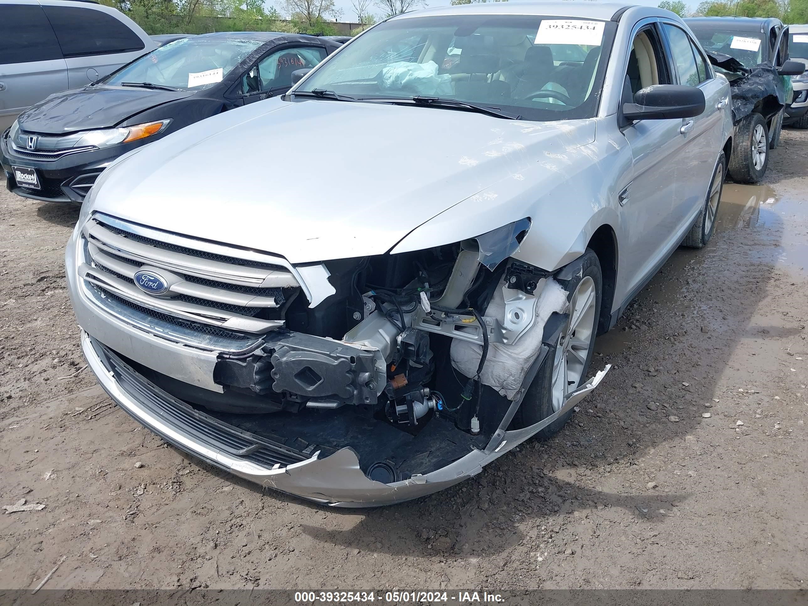 2018 Ford Taurus Se vin: 1FAHP2D8XJG136791