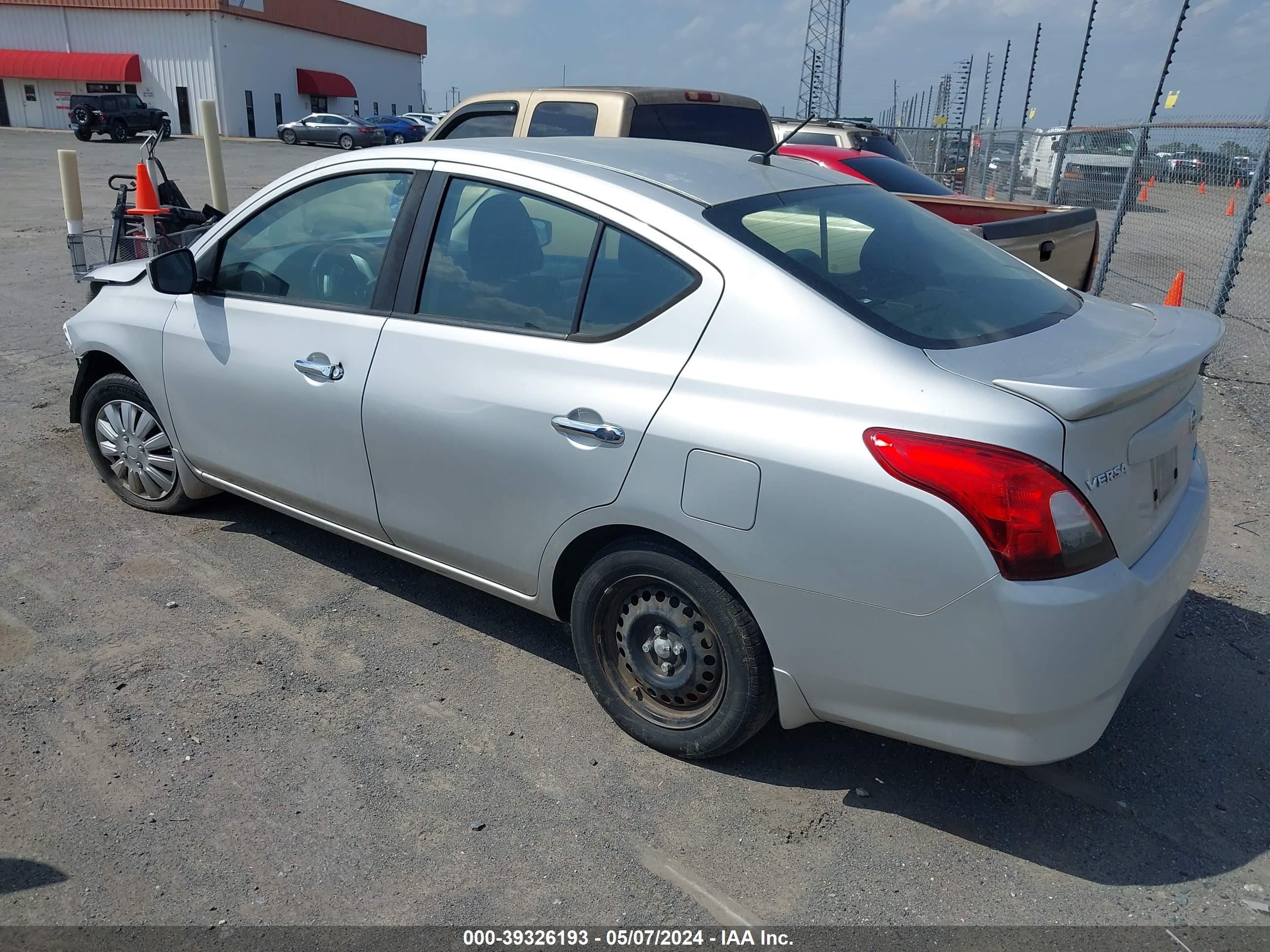 2016 Nissan Versa 1.6 Sv vin: 3N1CN7AP3GL884423