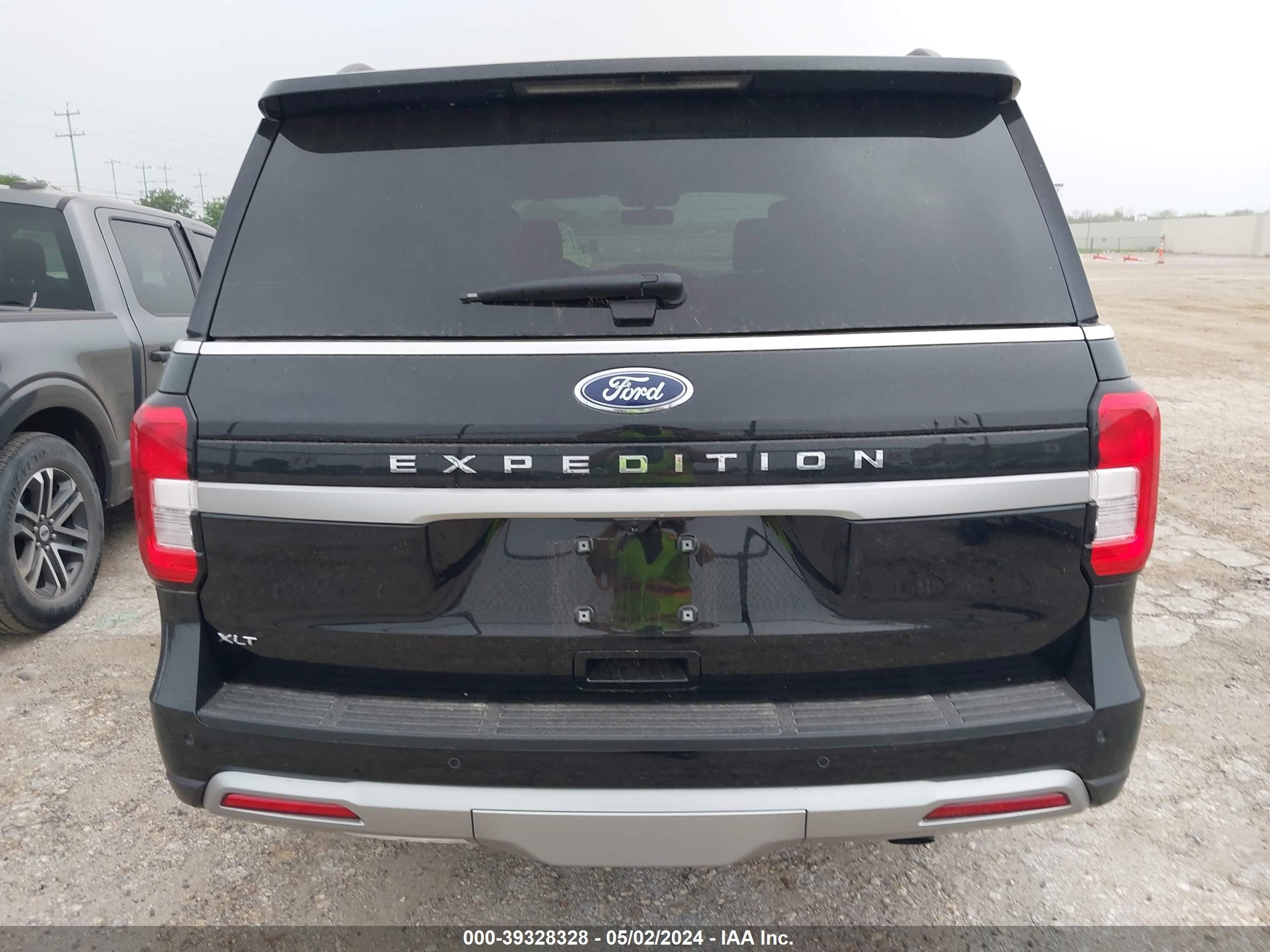 2024 Ford Expedition Xlt vin: 1FMJU1J86REA32014