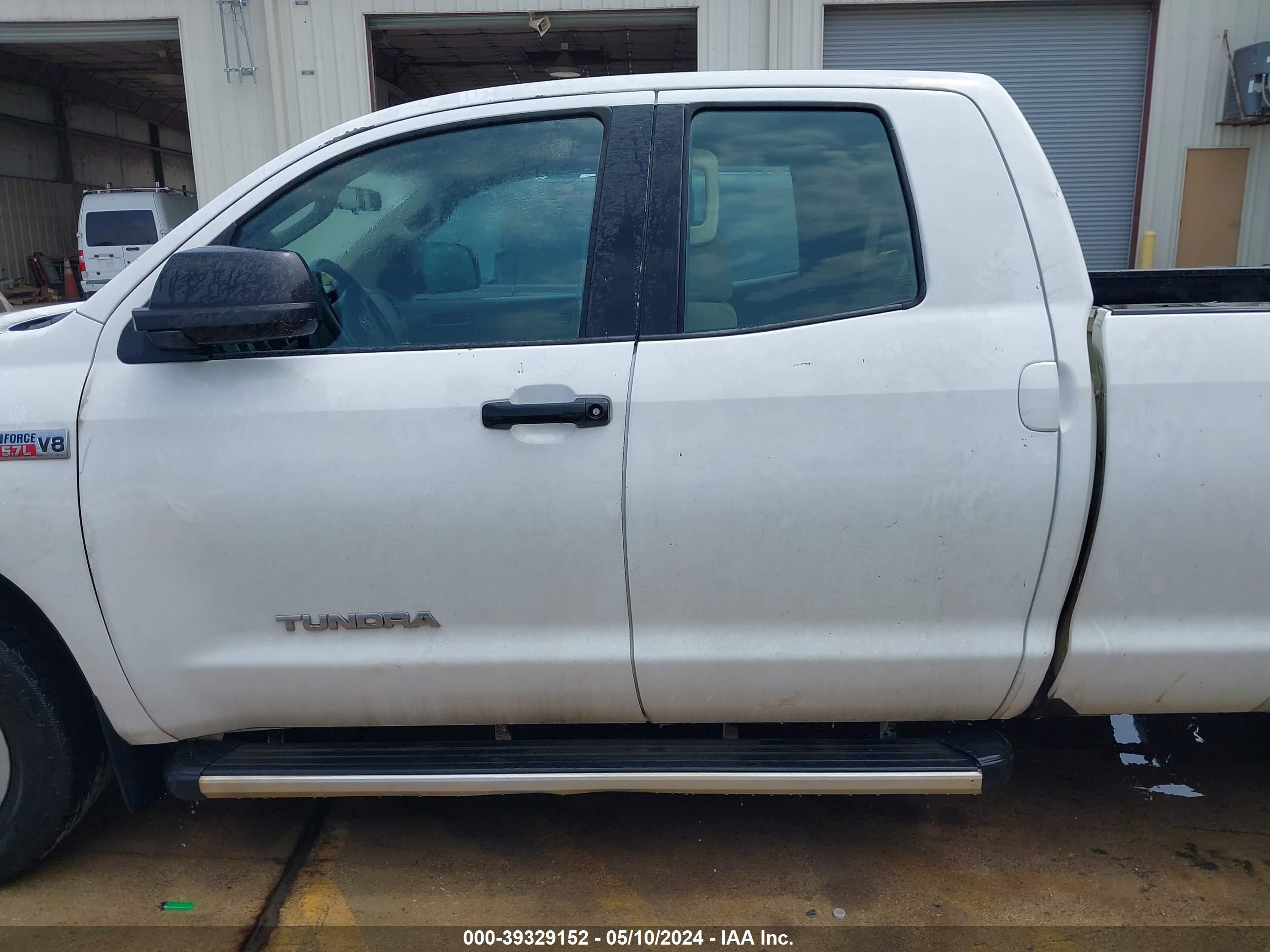 2012 Toyota Tundra Grade 5.7L V8 vin: 5TFTY5F13CX007362