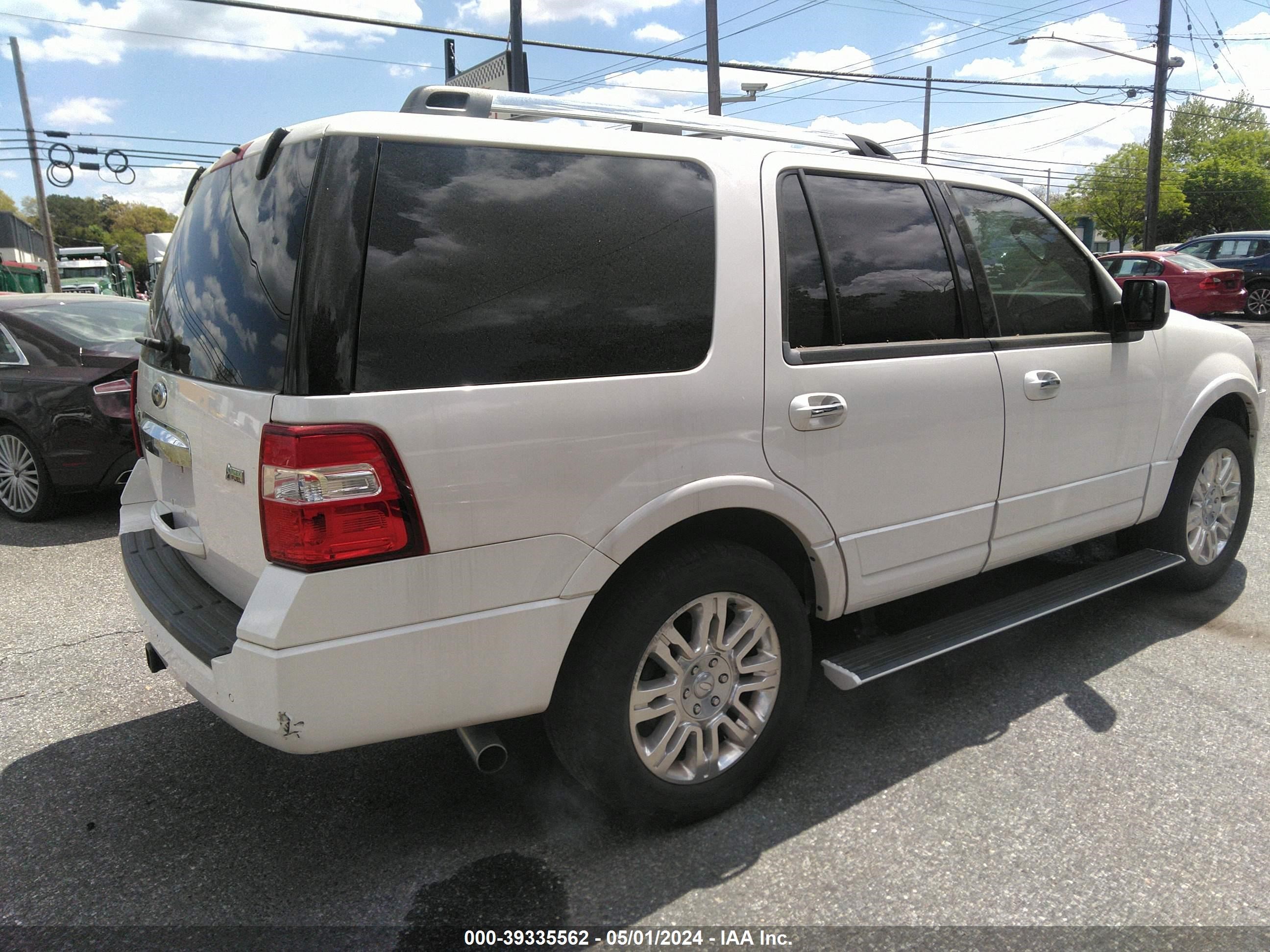 2013 Ford Expedition Limited vin: 1FMJU2A53DEF44804