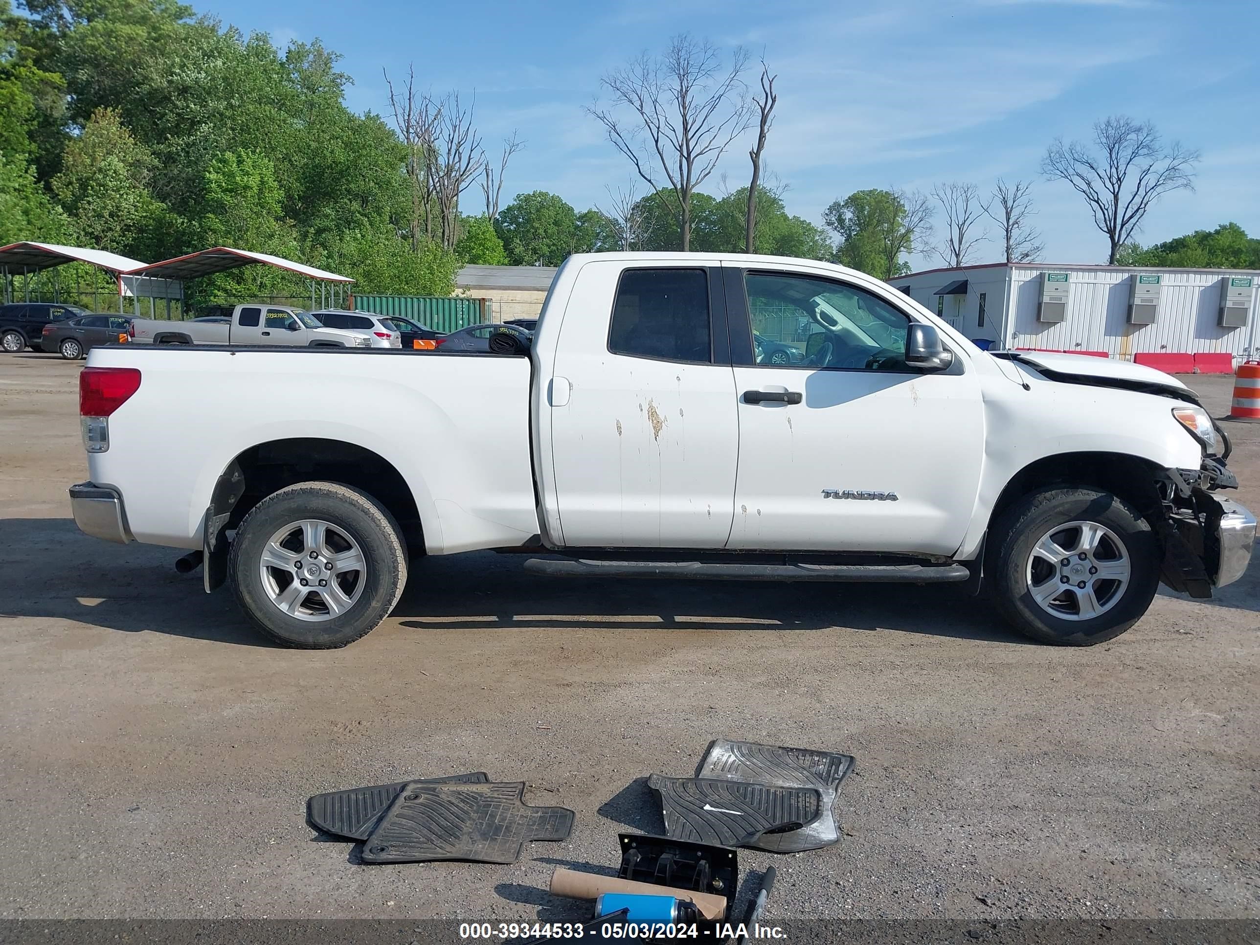 2012 Toyota Tundra Grade 4.6L V8 vin: 5TFUM5F18CX033889