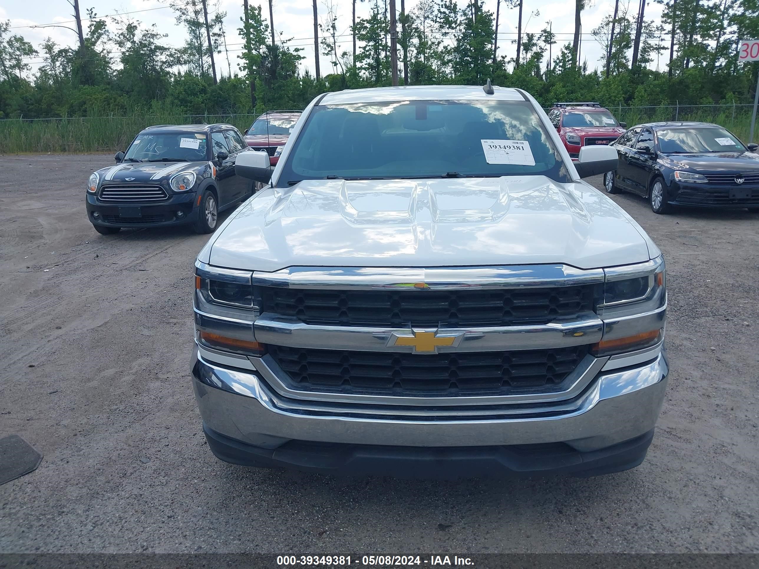 2018 Chevrolet Silverado 1500 1Lt vin: 1GCRCREC4JZ287555