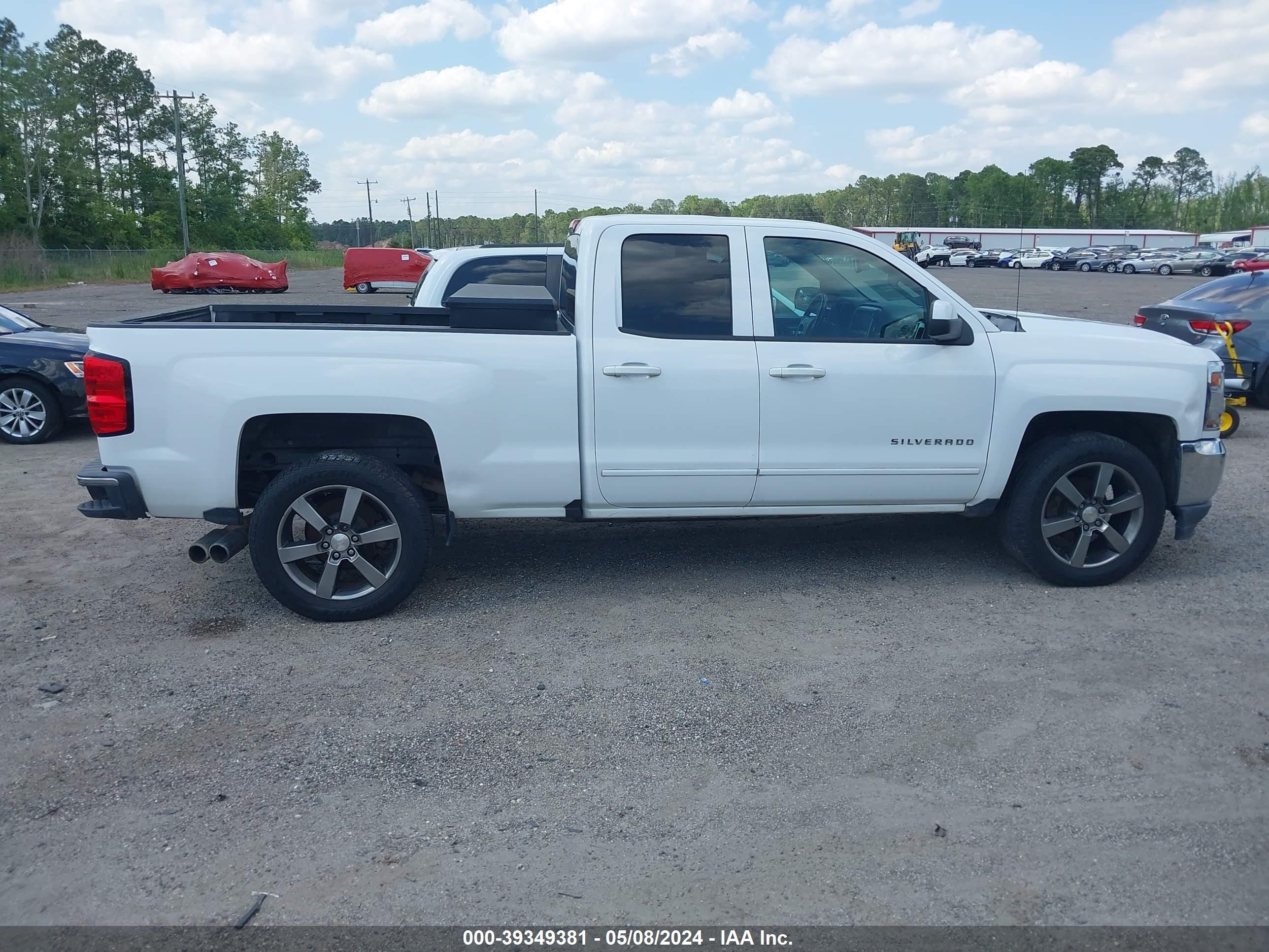 2018 Chevrolet Silverado 1500 1Lt vin: 1GCRCREC4JZ287555