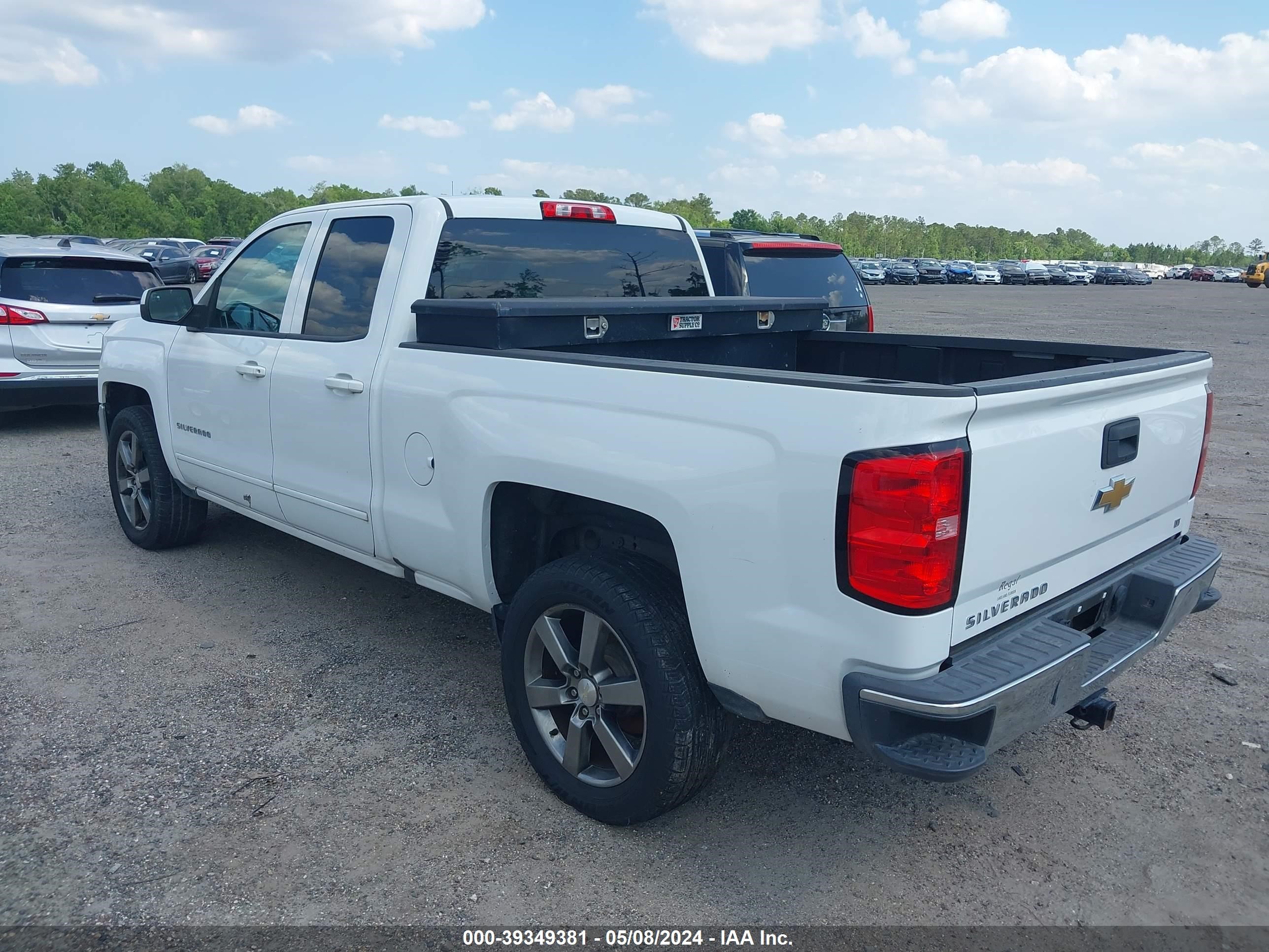 2018 Chevrolet Silverado 1500 1Lt vin: 1GCRCREC4JZ287555