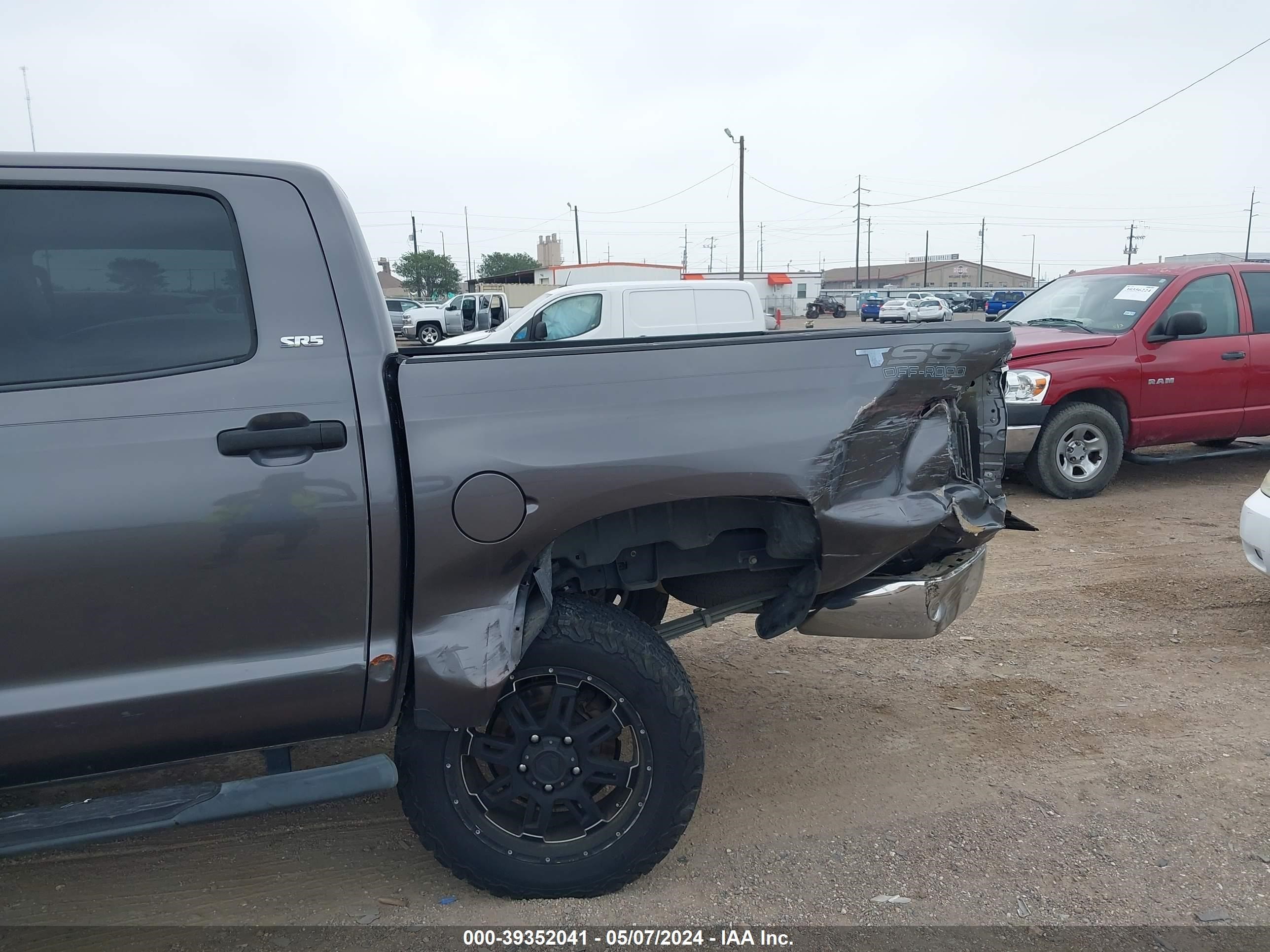 2014 Toyota Tundra Sr5 5.7L V8 vin: 5TFEY5F19EX165572