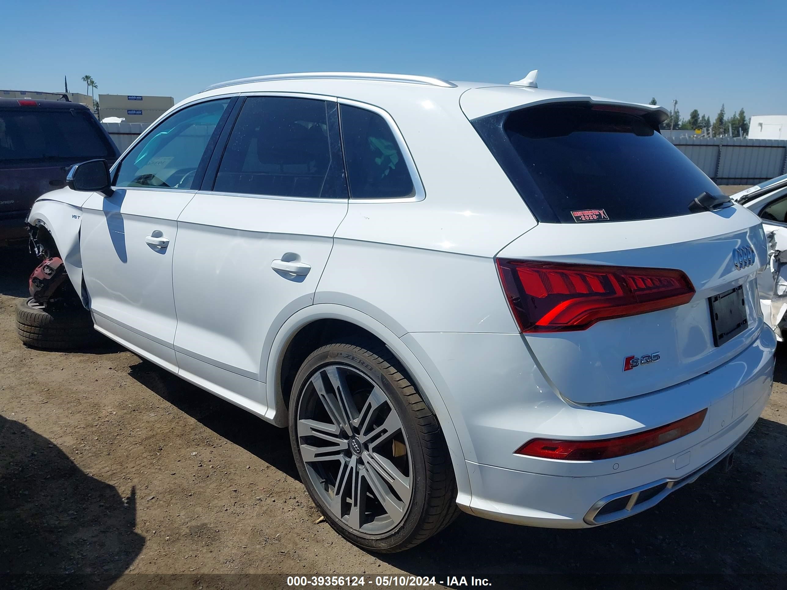 WA1A4AFY3J2239344 2018 Audi Sq5 3.0T Premium Plus