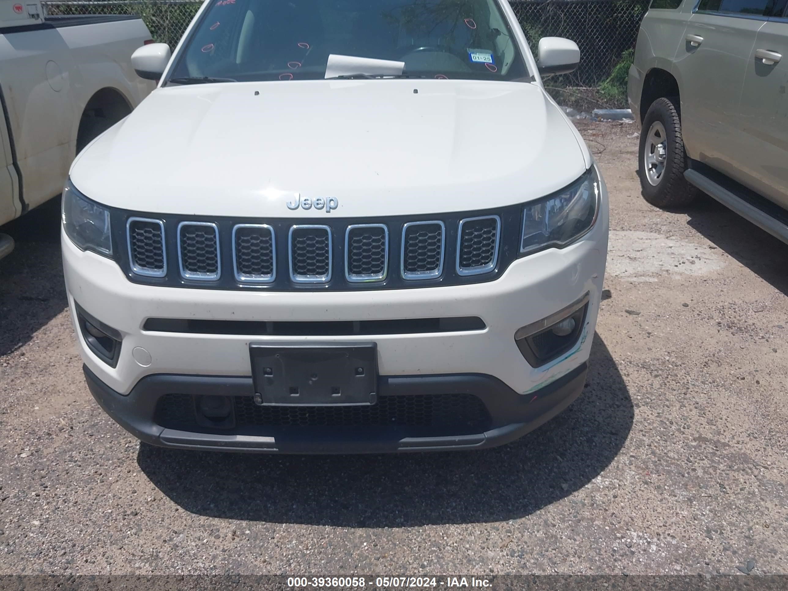 2019 Jeep Compass Latitude Fwd vin: 3C4NJCBB9KT802913