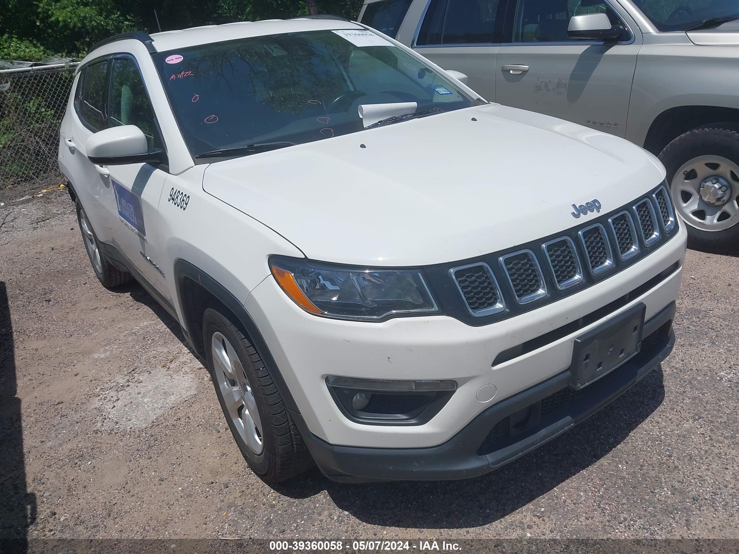 2019 Jeep Compass Latitude Fwd vin: 3C4NJCBB9KT802913