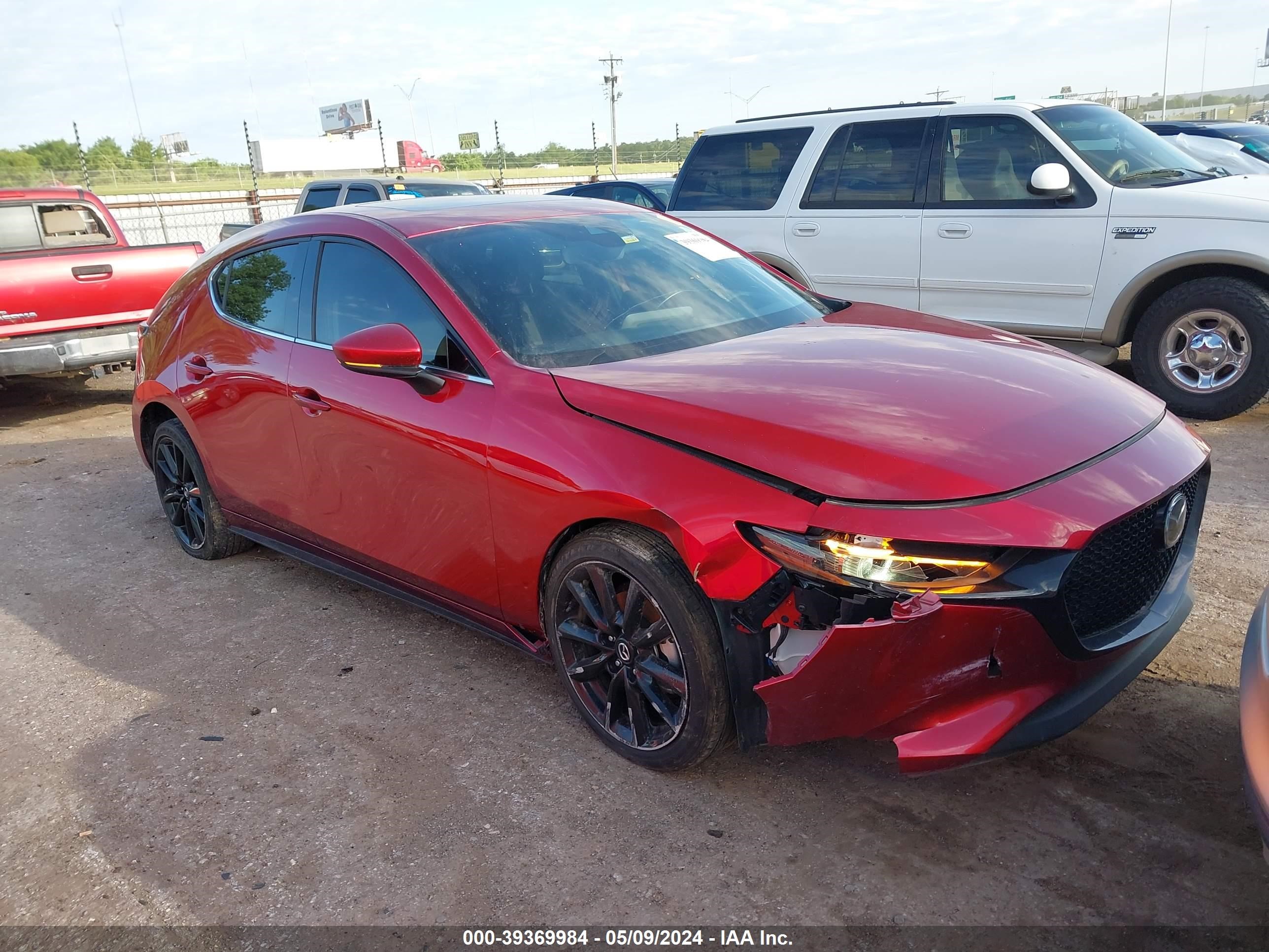 2021 Mazda Mazda3 Premium vin: JM1BPAML7M1347310