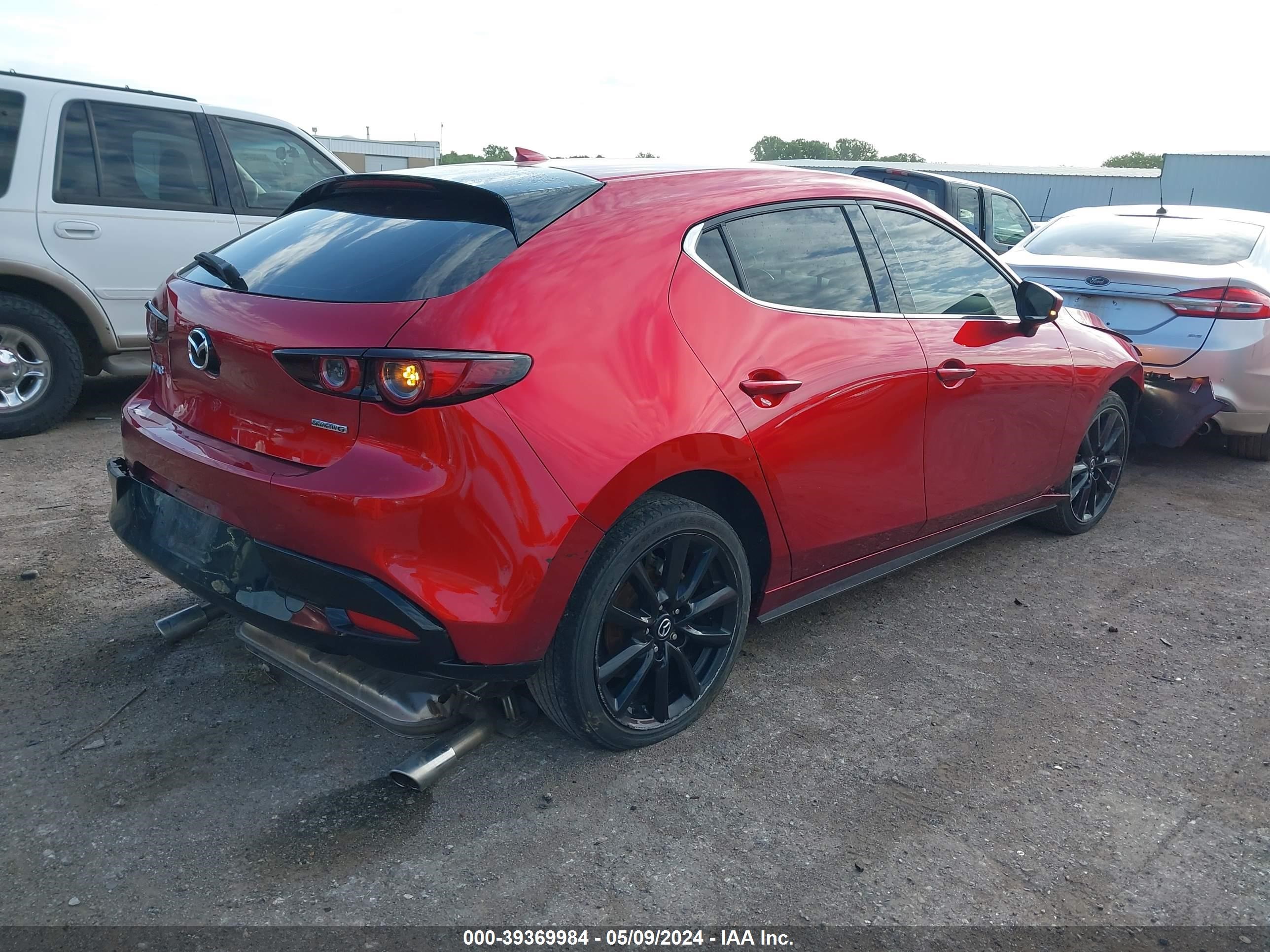 2021 Mazda Mazda3 Premium vin: JM1BPAML7M1347310