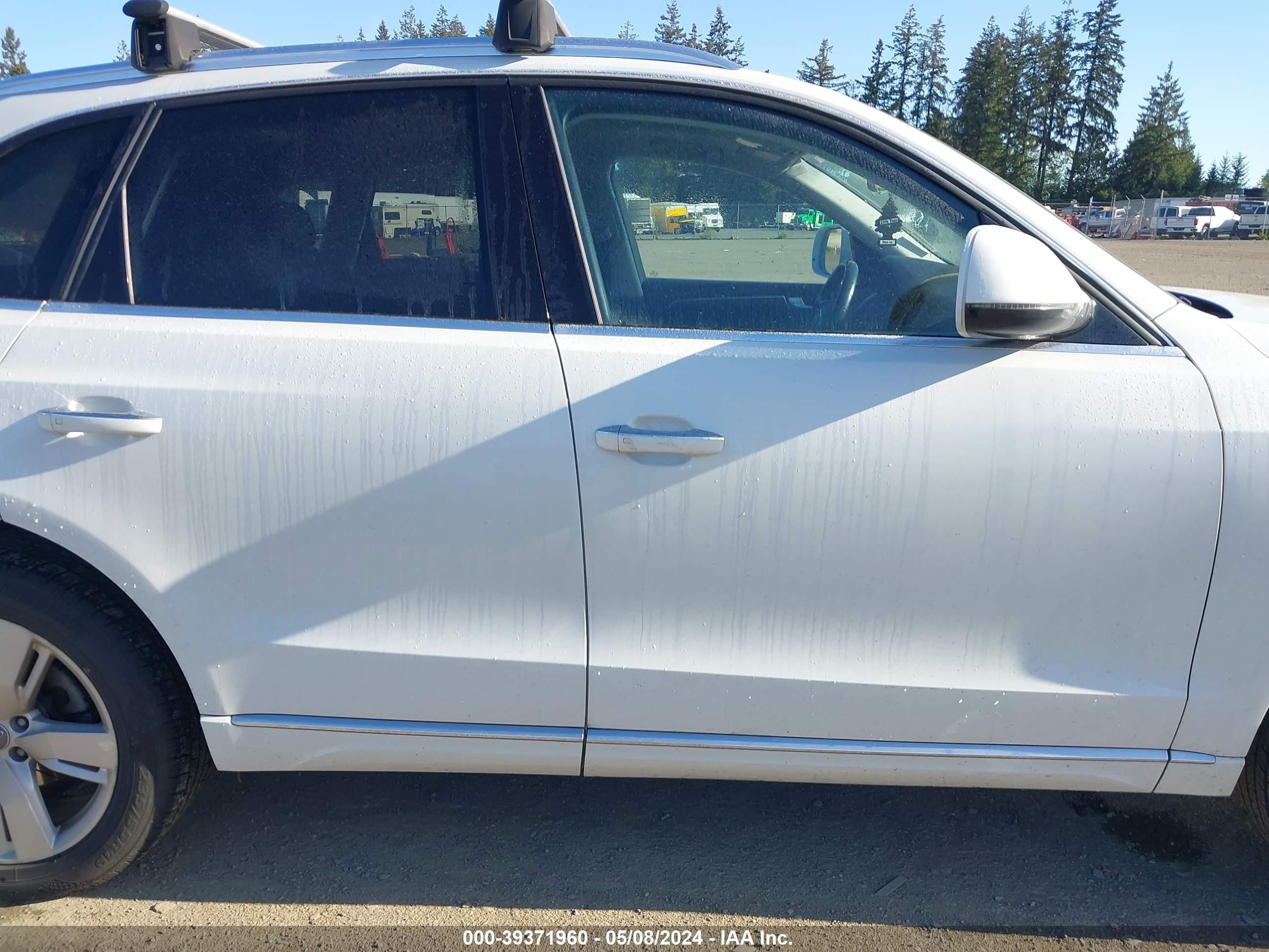 2017 Audi Q5 2.0T Premium vin: WA1C2AFP8HA068385