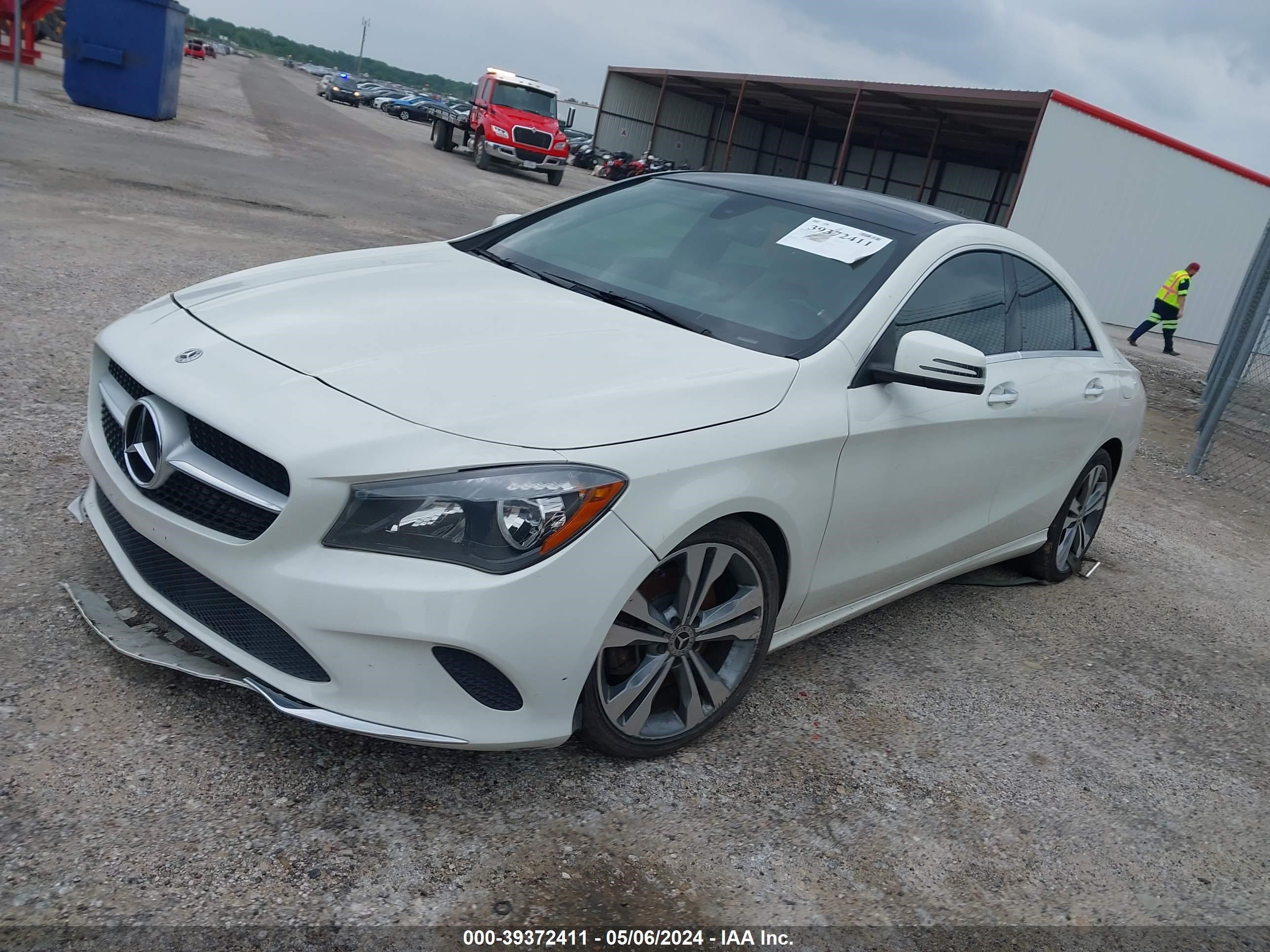 2018 Mercedes-Benz Cla 250 vin: WDDSJ4EB8JN529679