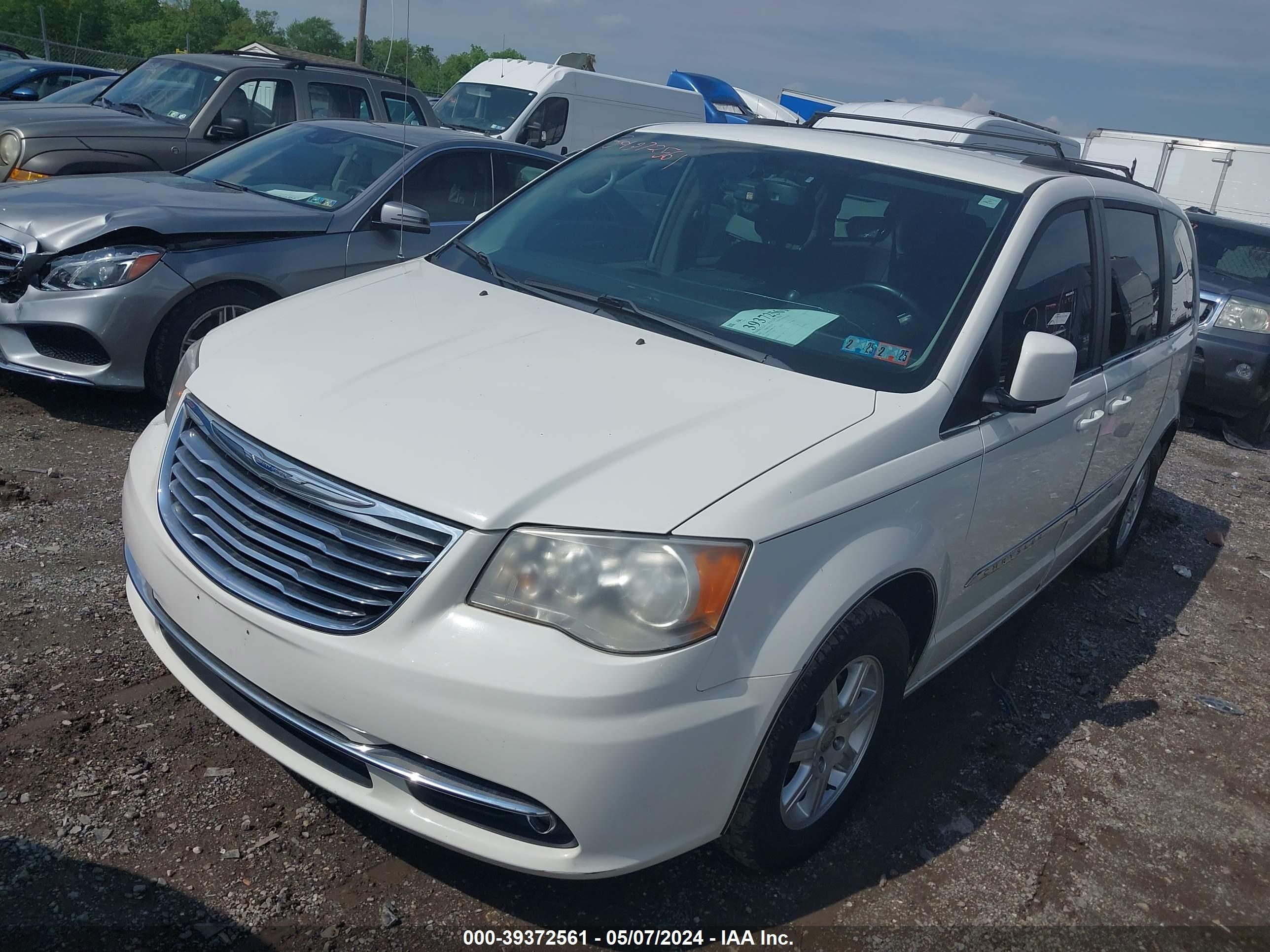 2A4RR5DG8BR719923 2011 Chrysler Town & Country Touring