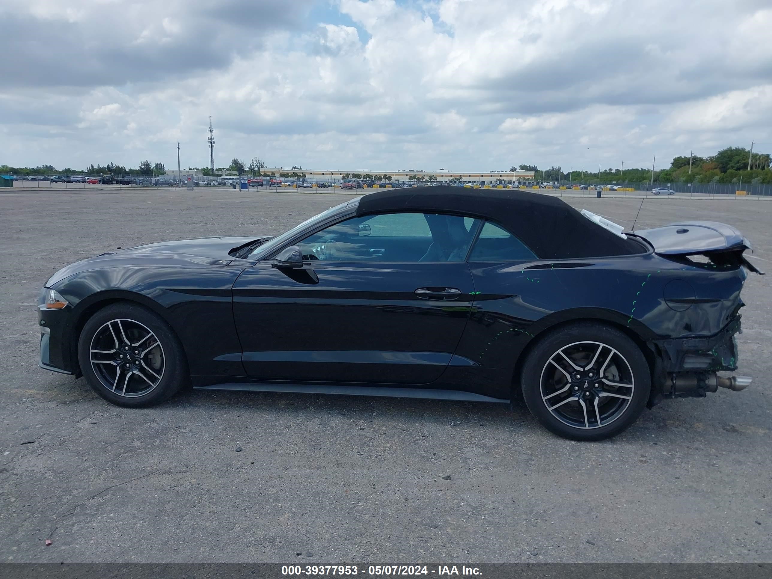 2020 Ford Mustang Ecoboost Premium vin: 1FATP8UH2L5111959