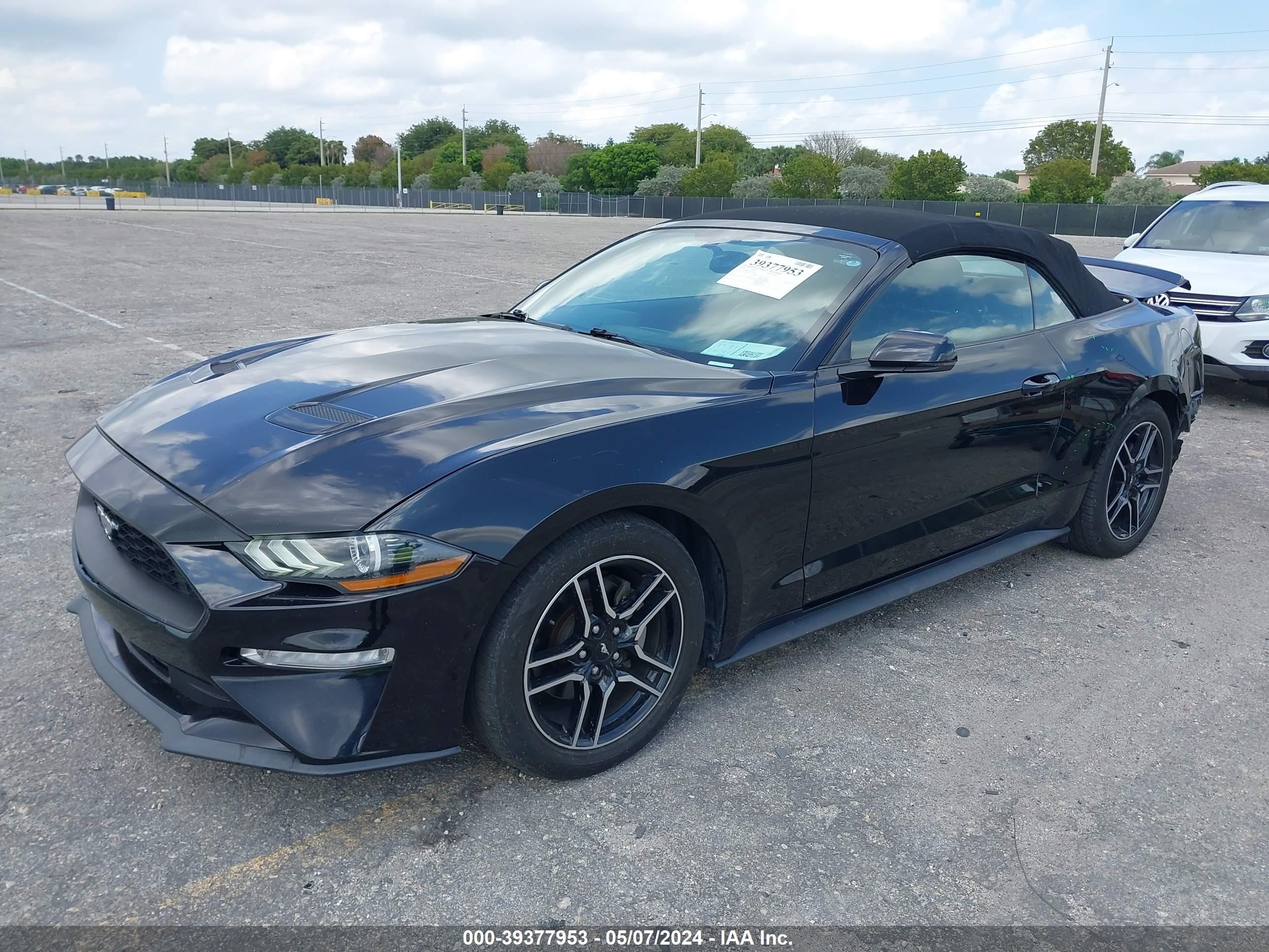 2020 Ford Mustang Ecoboost Premium vin: 1FATP8UH2L5111959