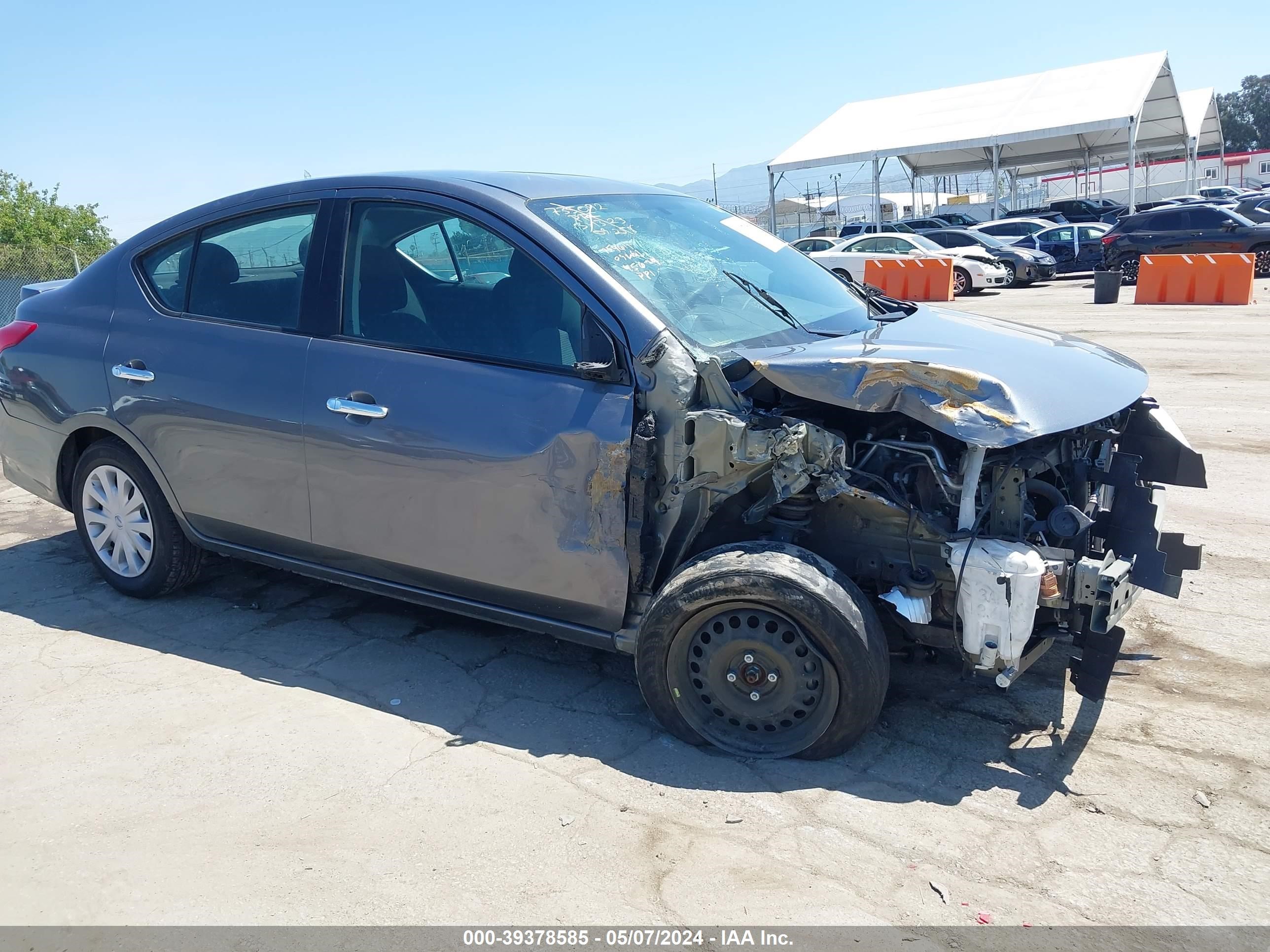 2018 Nissan Versa 1.6 Sv vin: 3N1CN7AP9JL880061