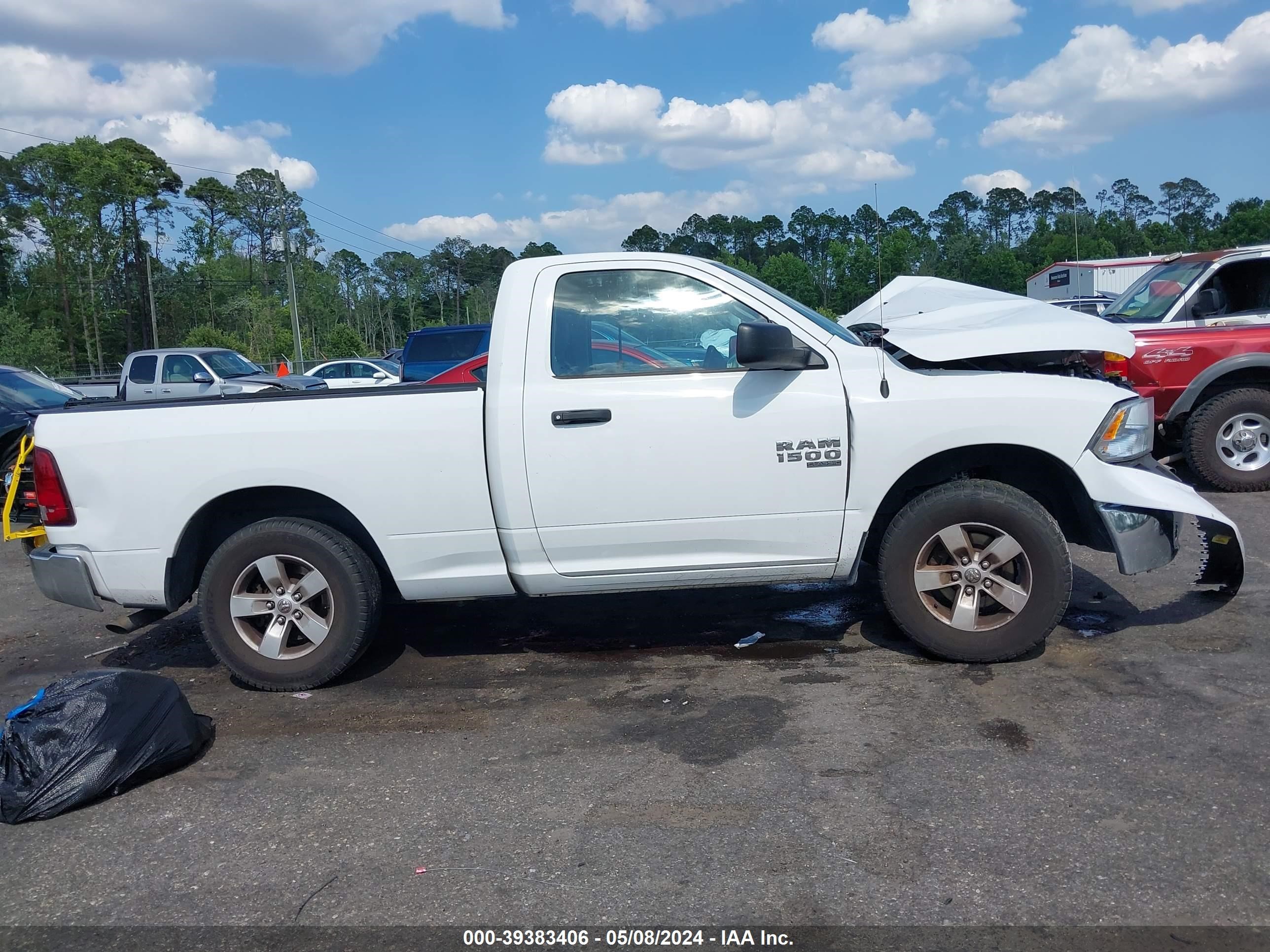 2019 Ram 1500 Classic Tradesman Regular Cab 4X2 6'4 Box vin: 3C6JR6AG4KG532351