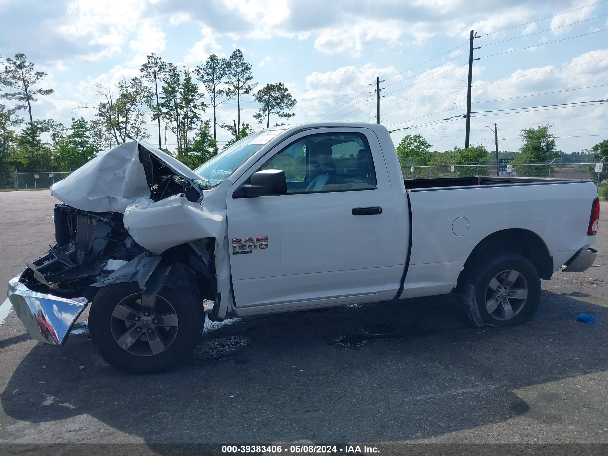 2019 Ram 1500 Classic Tradesman Regular Cab 4X2 6'4 Box vin: 3C6JR6AG4KG532351