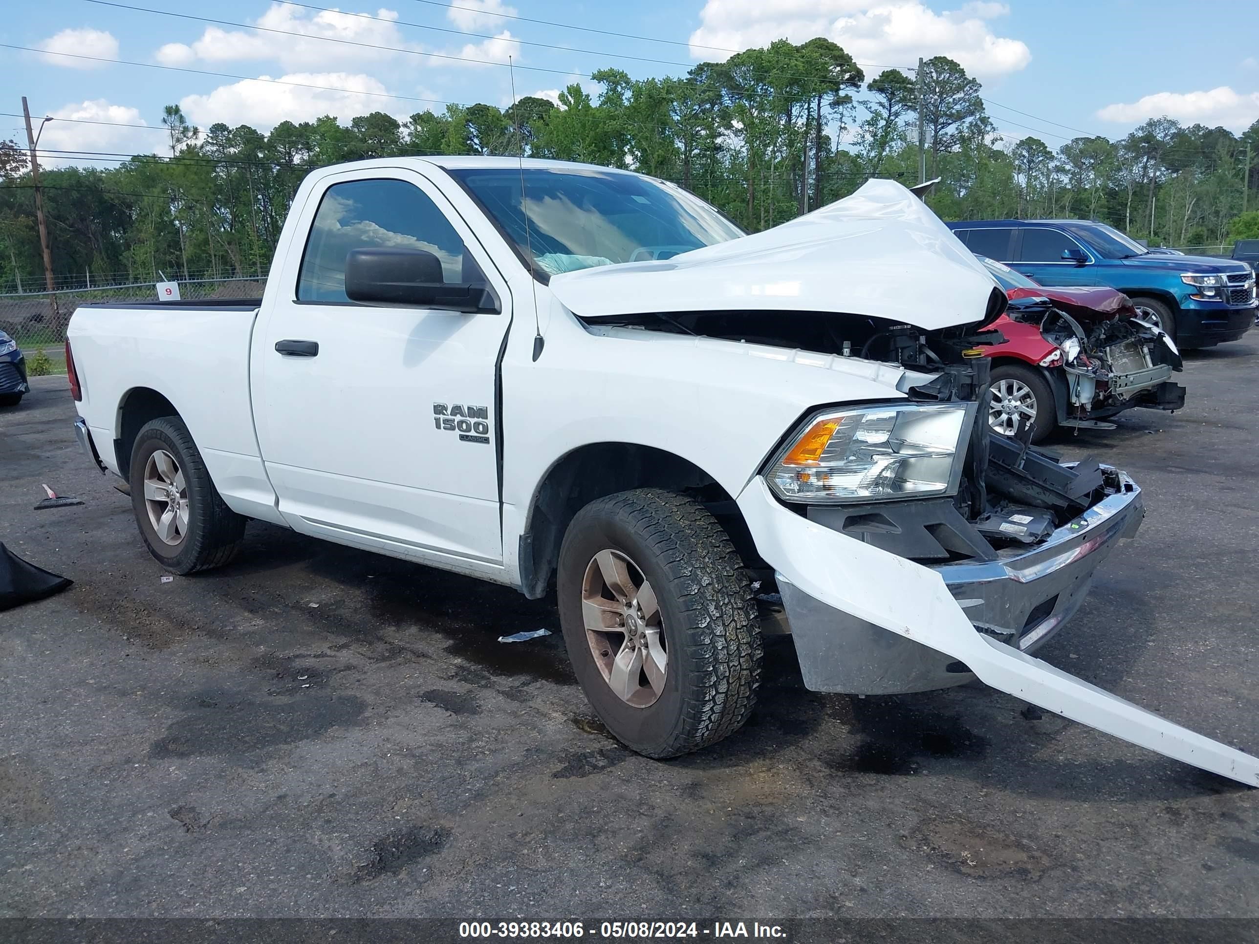 2019 Ram 1500 Classic Tradesman Regular Cab 4X2 6'4 Box vin: 3C6JR6AG4KG532351