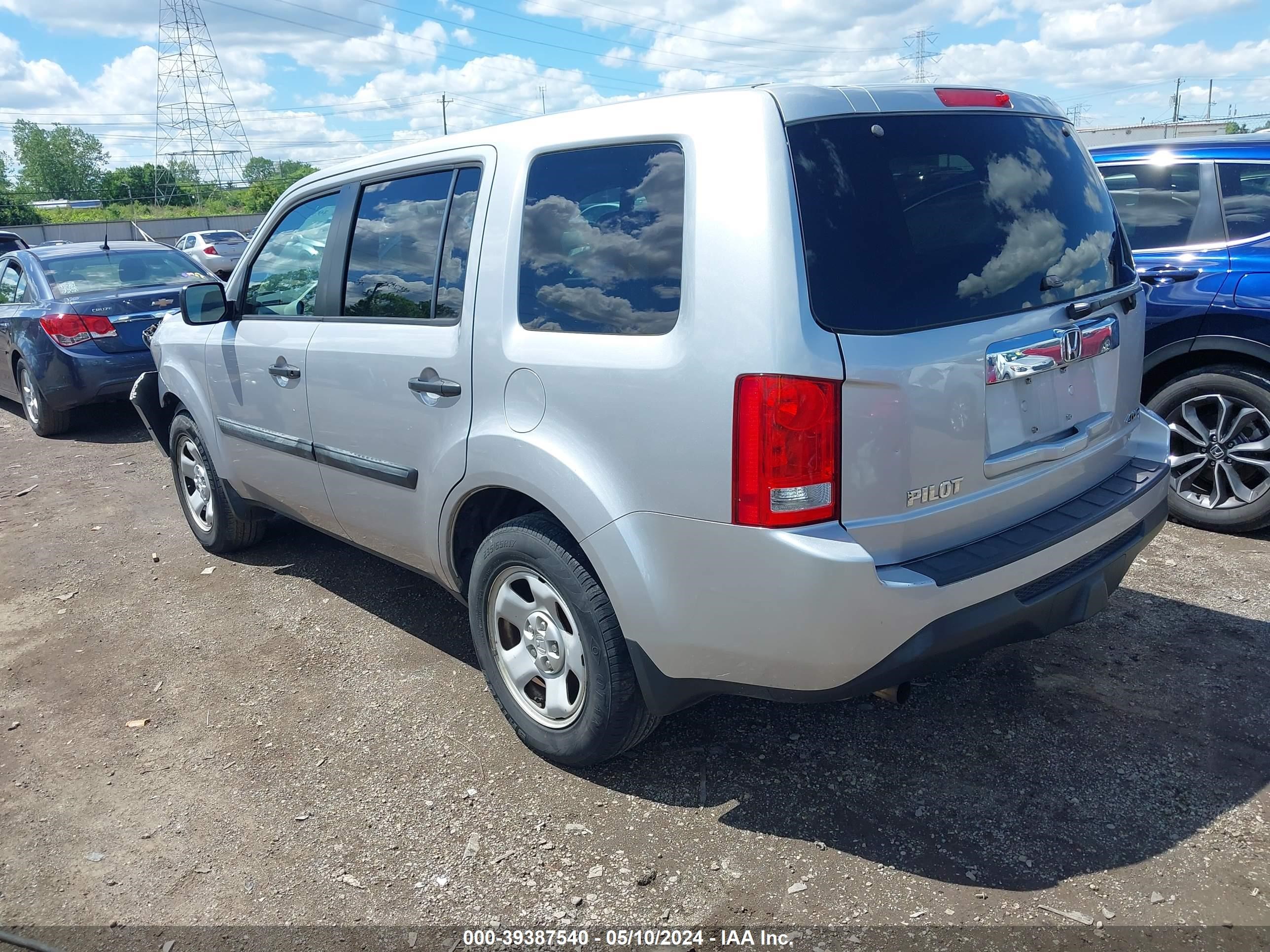 2015 Honda Pilot Lx vin: 5FNYF4H21FB028642