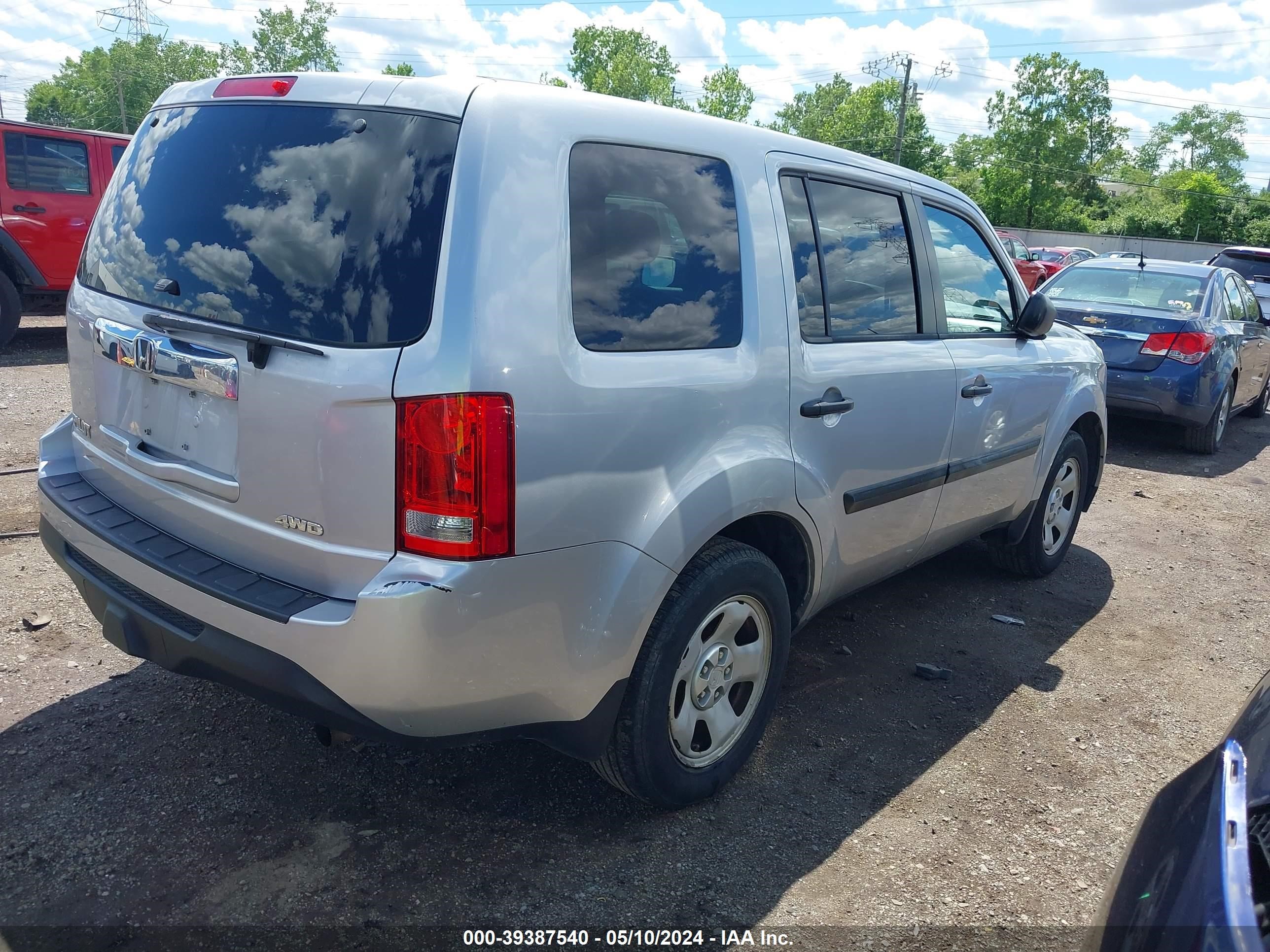 2015 Honda Pilot Lx vin: 5FNYF4H21FB028642