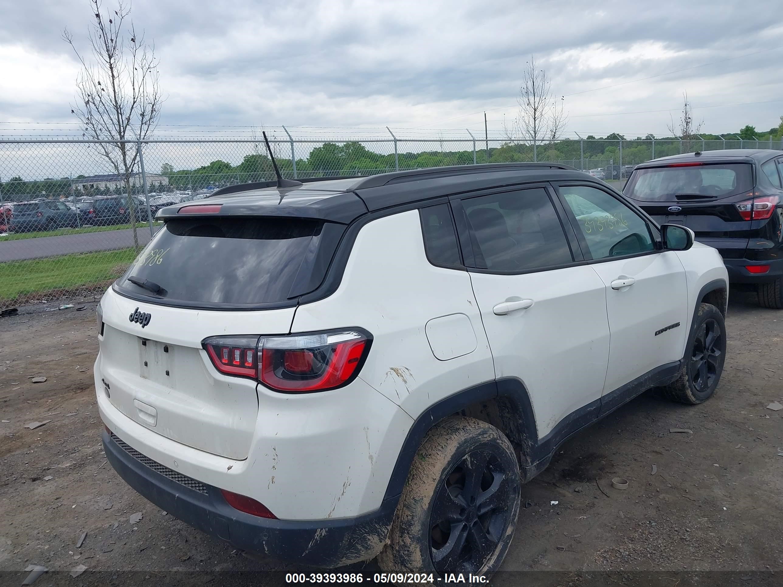 2019 Jeep Compass Altitude 4X4 vin: 3C4NJDBBXKT697854