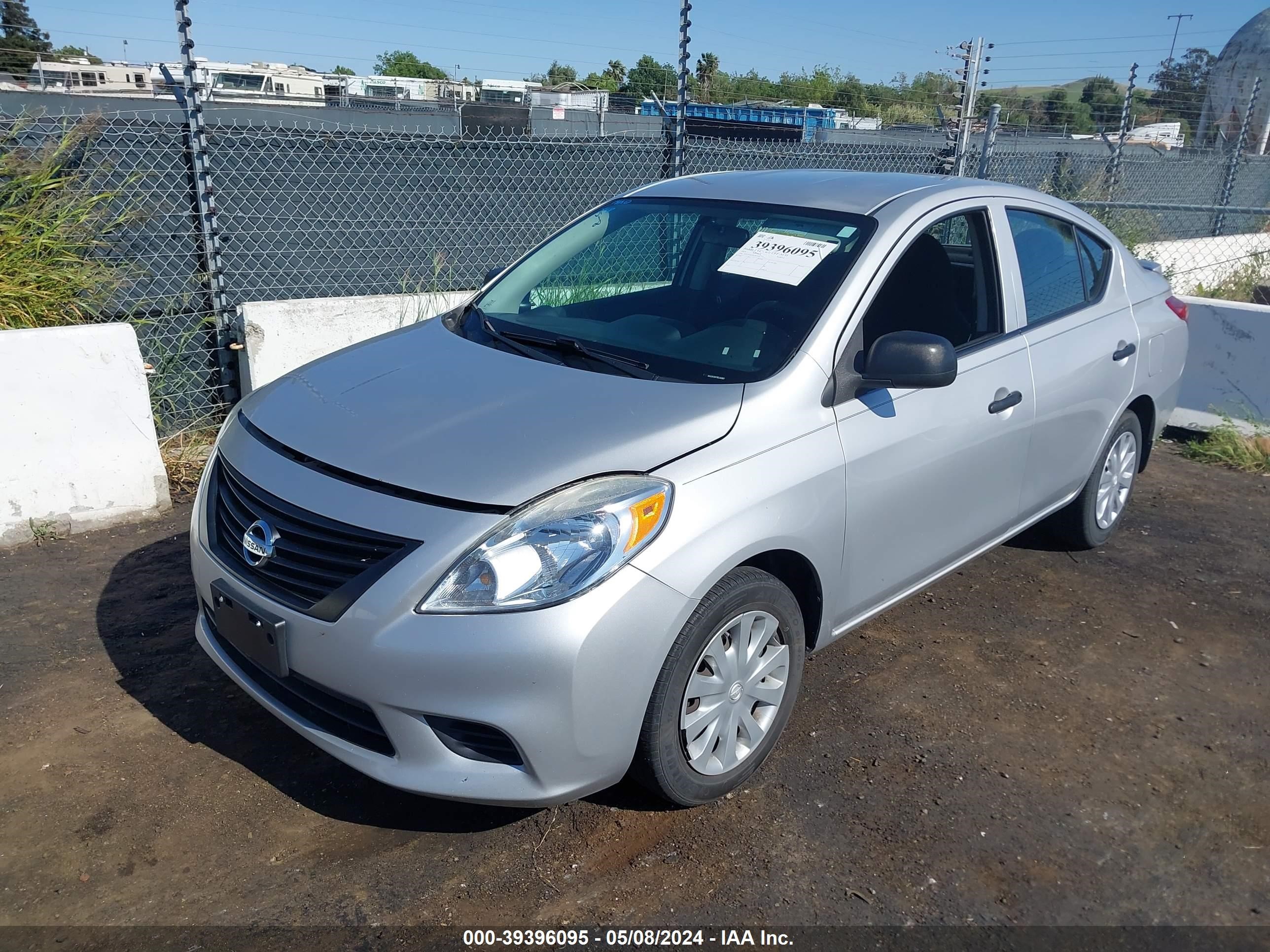 2014 Nissan Versa 1.6 S+ vin: 3N1CN7AP7EL845038