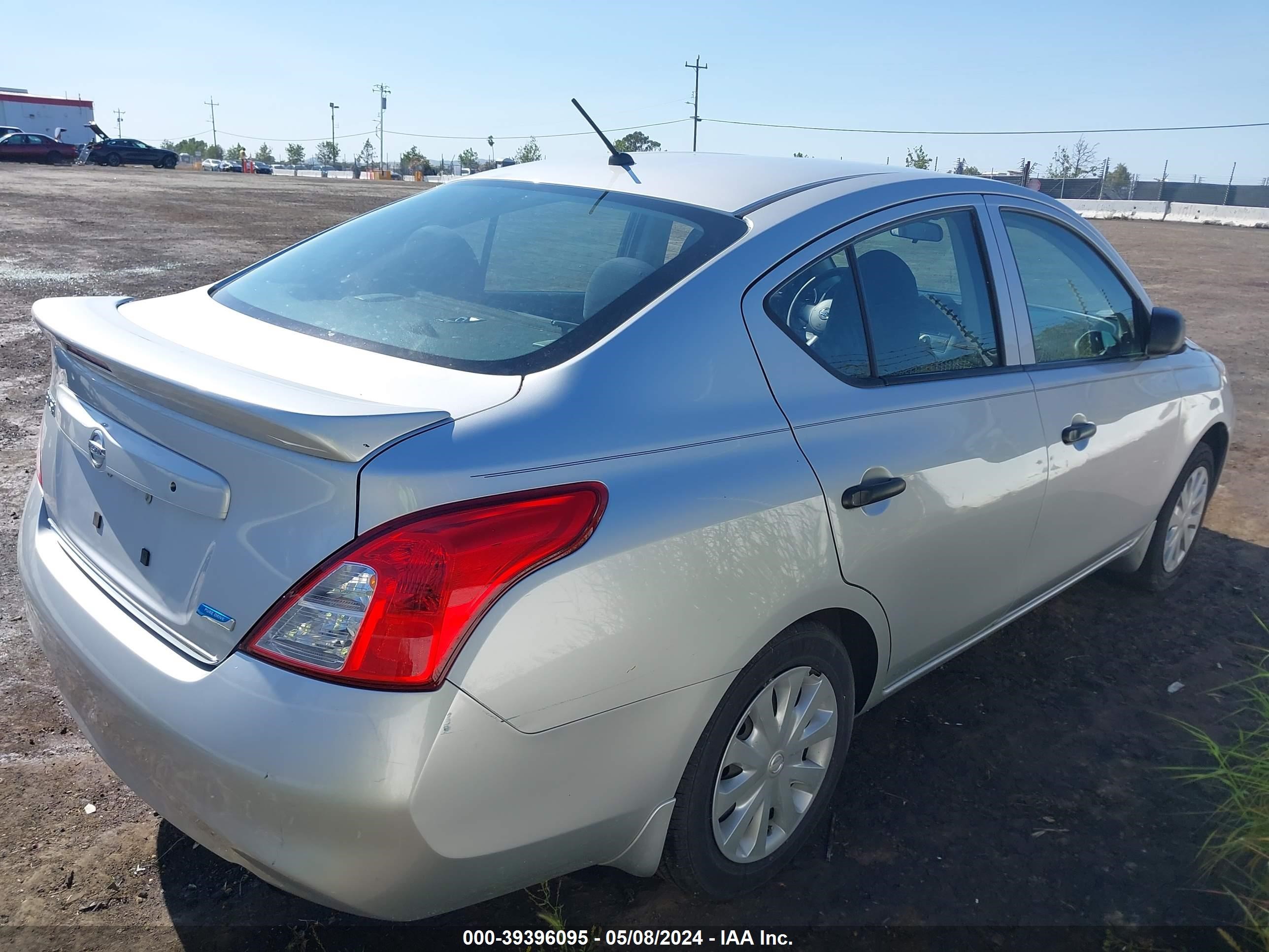 2014 Nissan Versa 1.6 S+ vin: 3N1CN7AP7EL845038