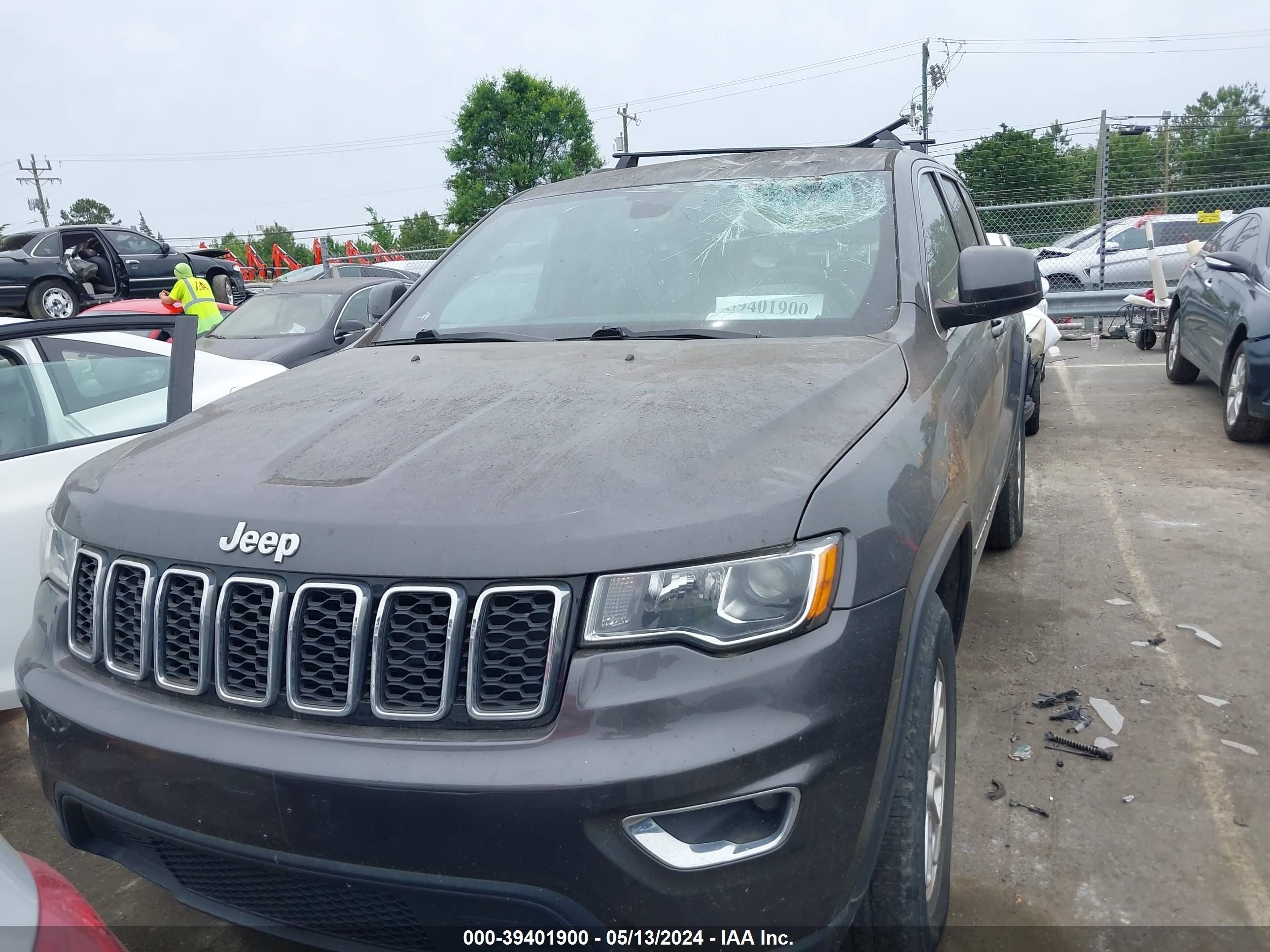 2018 Jeep Grand Cherokee Laredo E 4X4 vin: 1C4RJFAG0JC377852