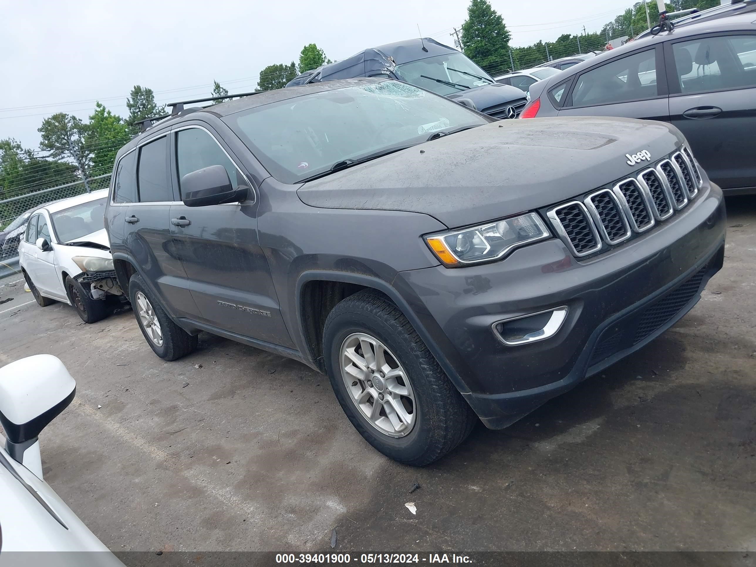 2018 Jeep Grand Cherokee Laredo E 4X4 vin: 1C4RJFAG0JC377852