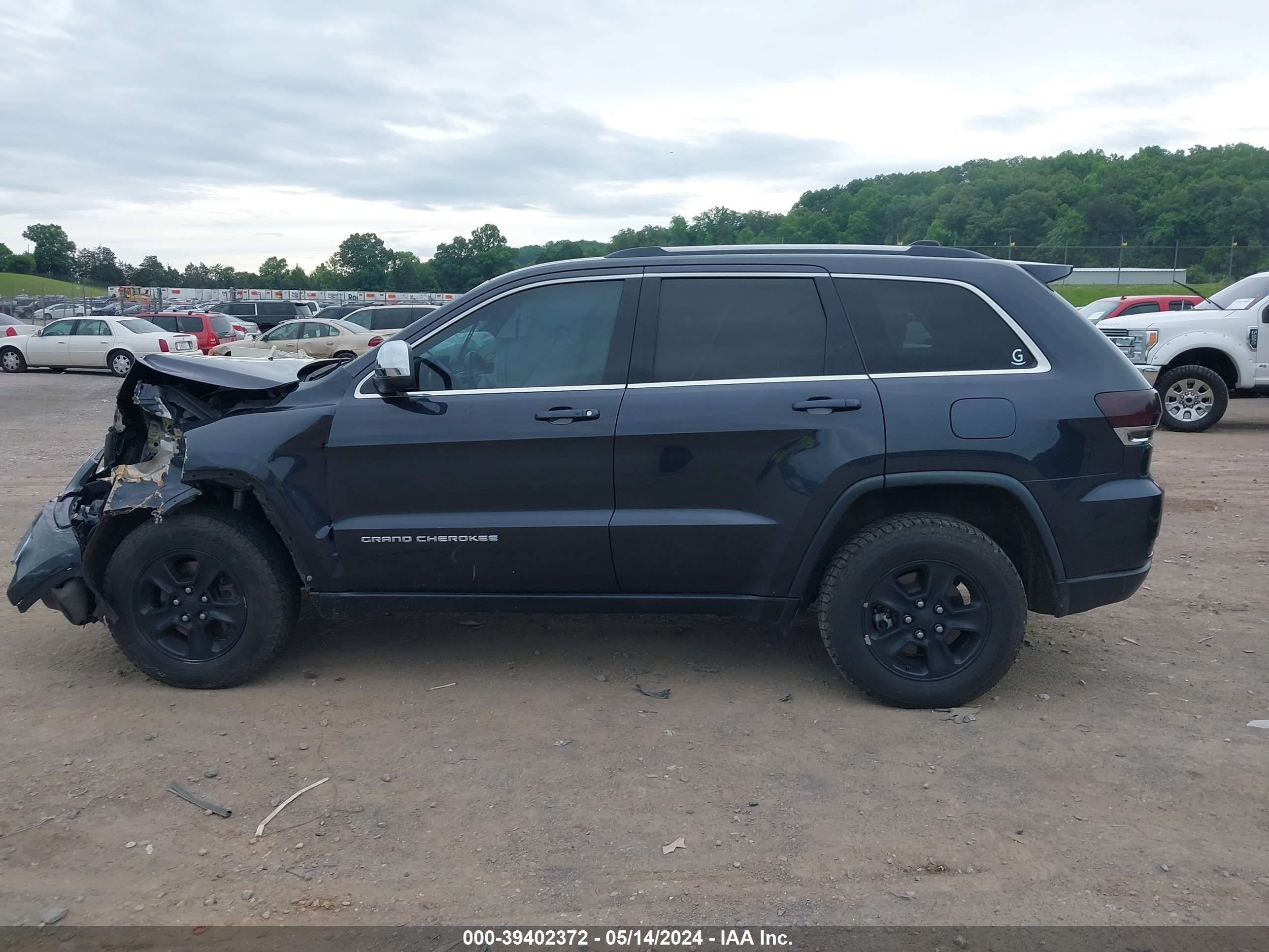 2015 Jeep Grand Cherokee Laredo vin: 1C4RJFAG1FC624156