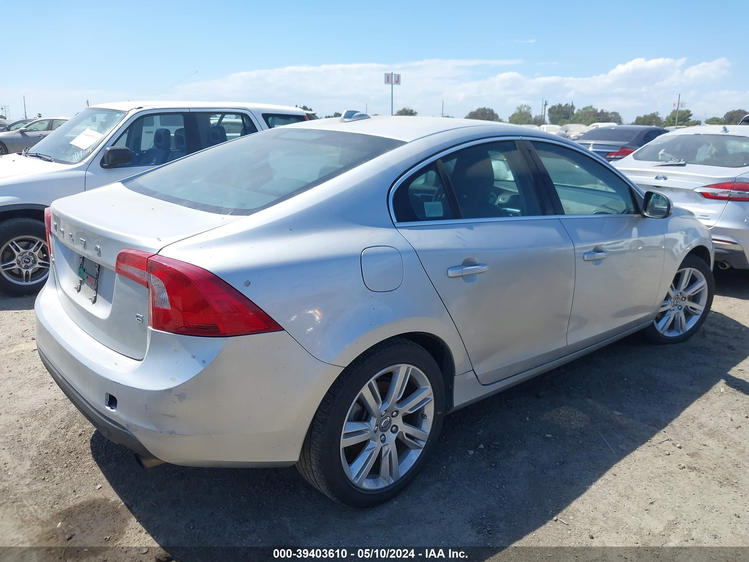 2012 Volvo S60 T5 vin: YV1622FS0C2040350