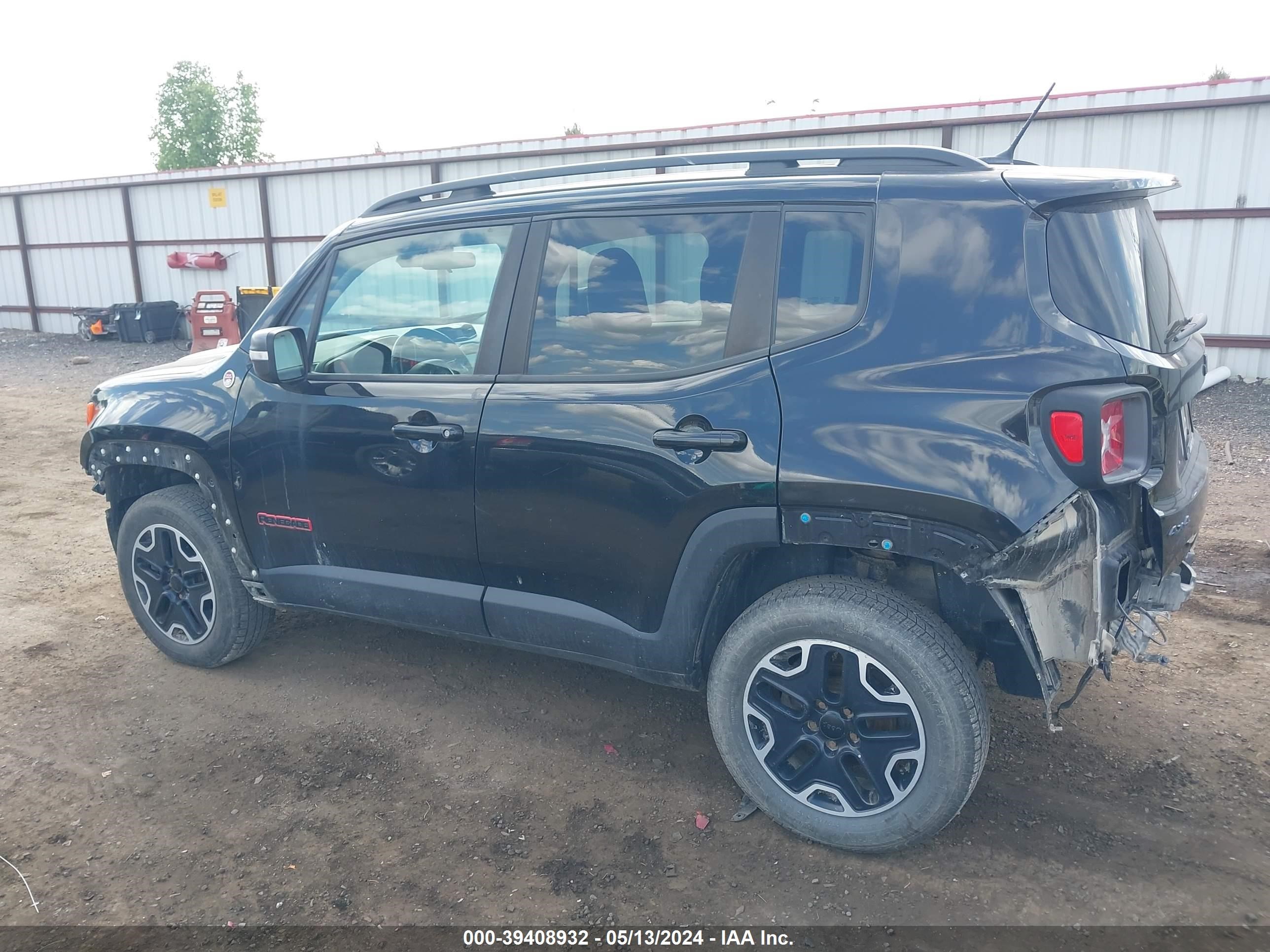 2017 Jeep Renegade Trailhawk 4X4 vin: ZACCJBCB4HPE62585