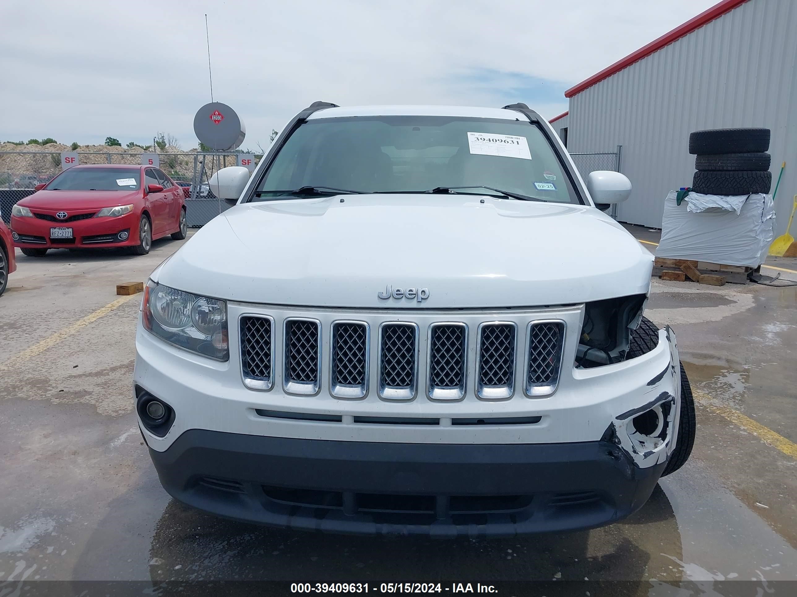 2017 Jeep Compass Latitude Fwd vin: 1C4NJCEA4HD207050