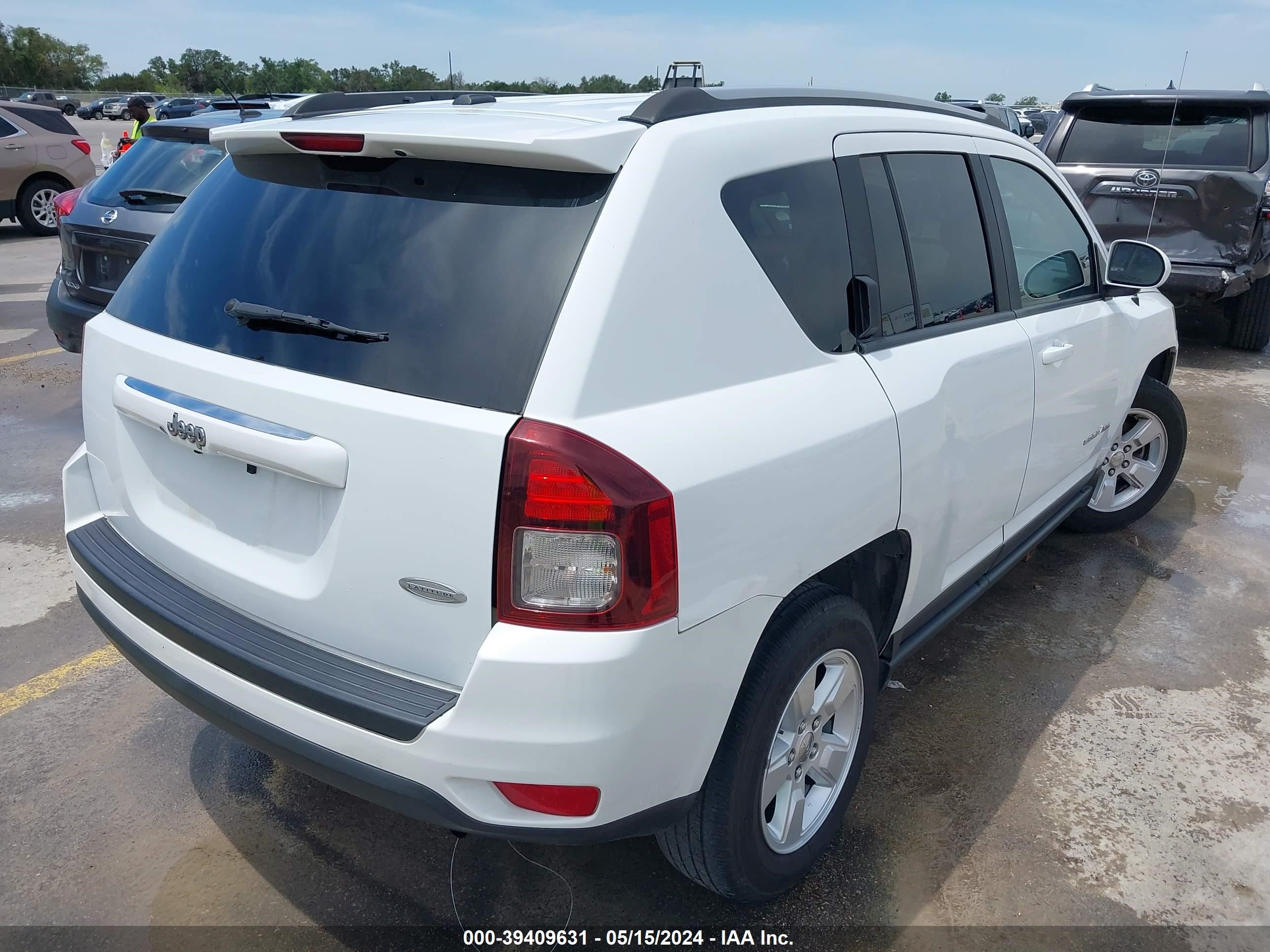 2017 Jeep Compass Latitude Fwd vin: 1C4NJCEA4HD207050