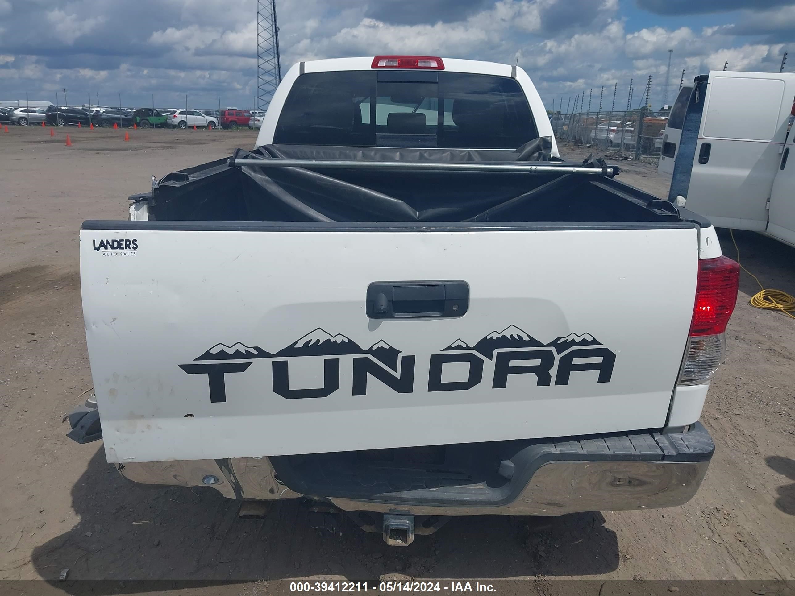 2012 Toyota Tundra Grade 5.7L V8 vin: 5TFRY5F18CX128723