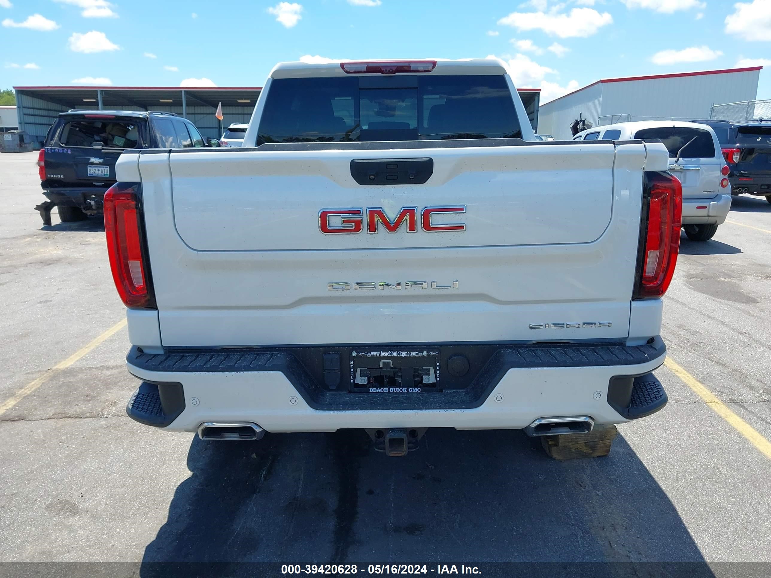 2022 GMC Sierra 1500 4Wd Short Box Denali vin: 3GTUUGEDXNG682690