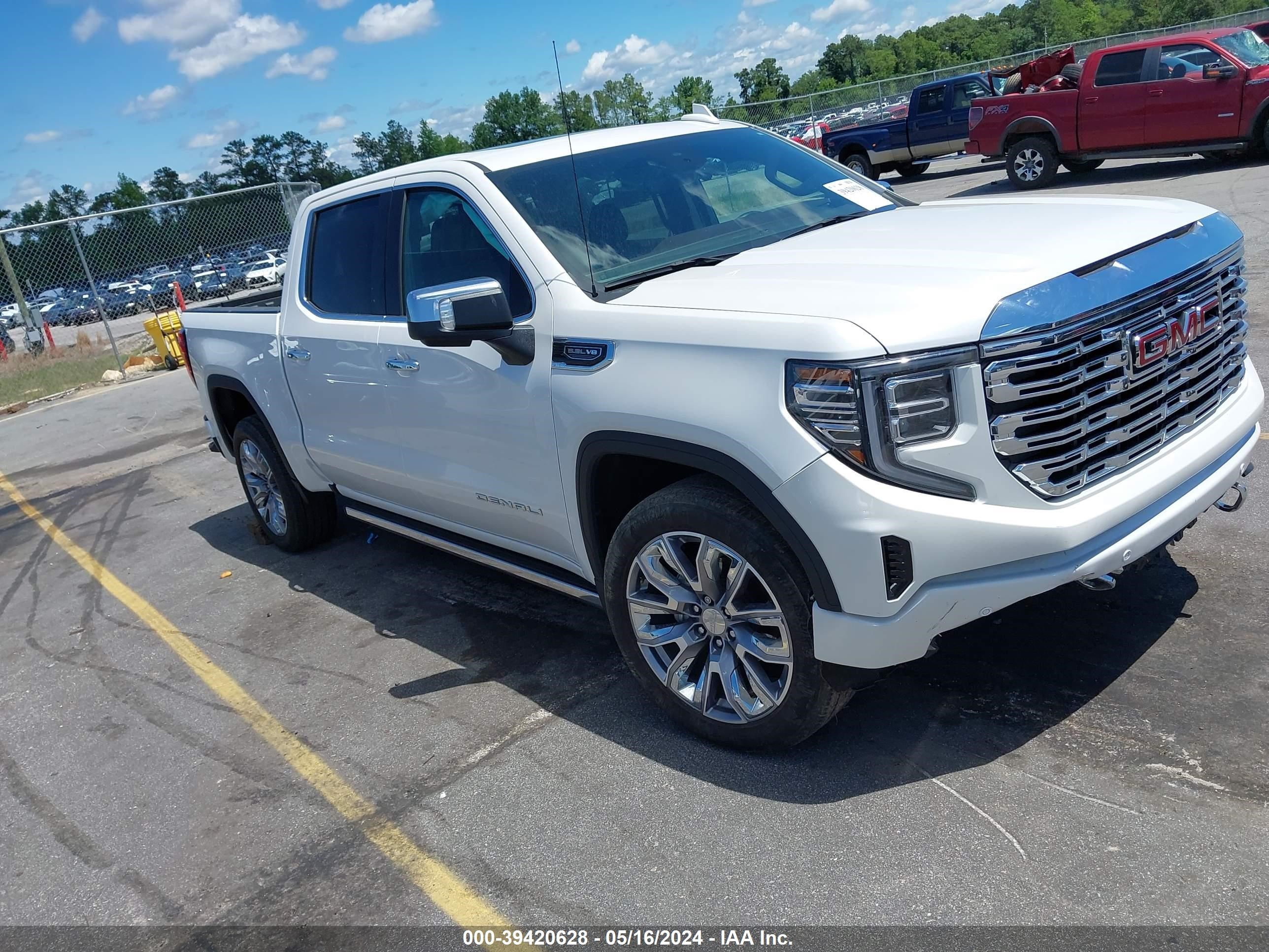 2022 GMC Sierra 1500 4Wd Short Box Denali vin: 3GTUUGEDXNG682690