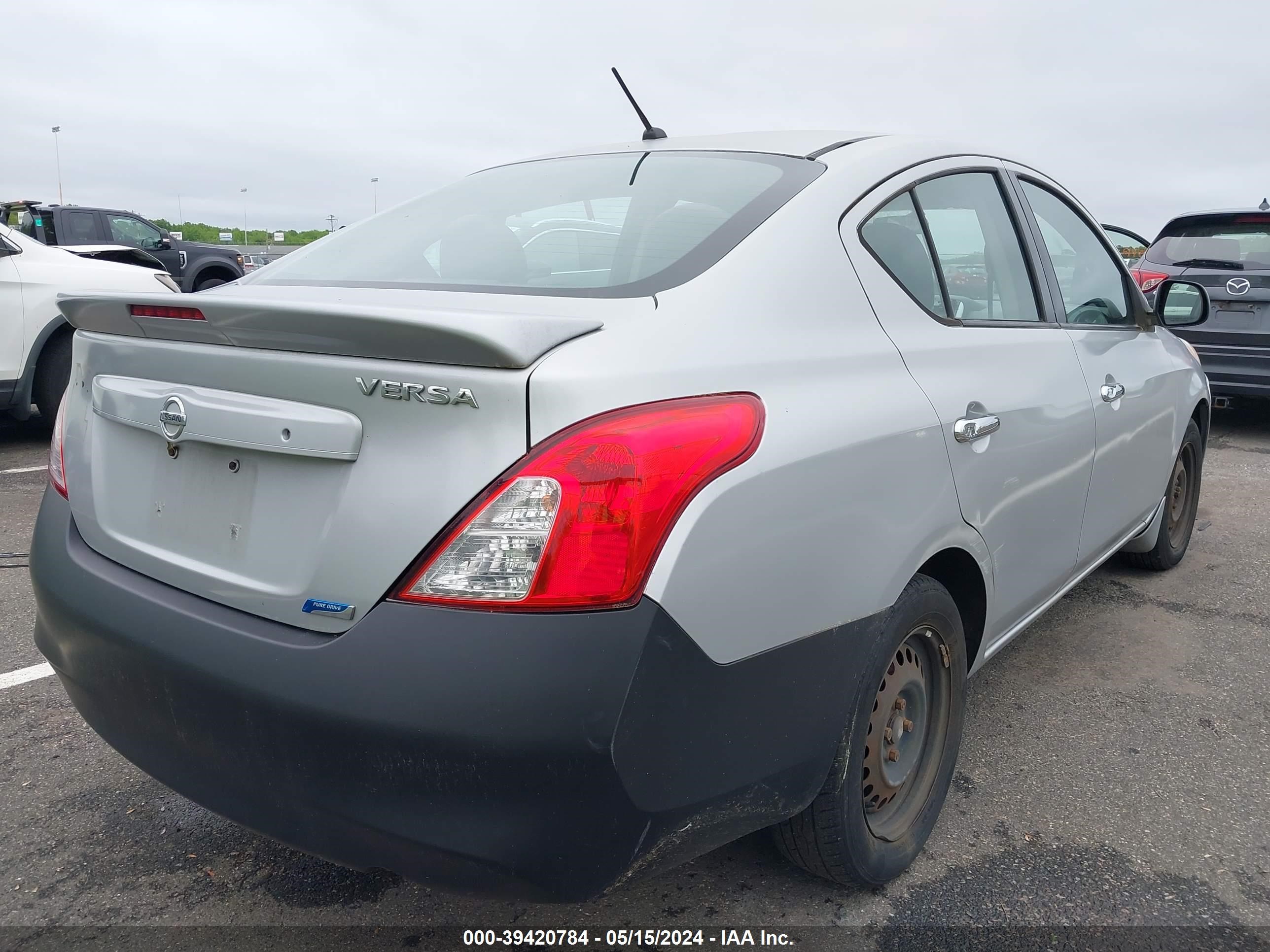 2014 Nissan Versa 1.6 Sv vin: 3N1CN7AP8EL819208