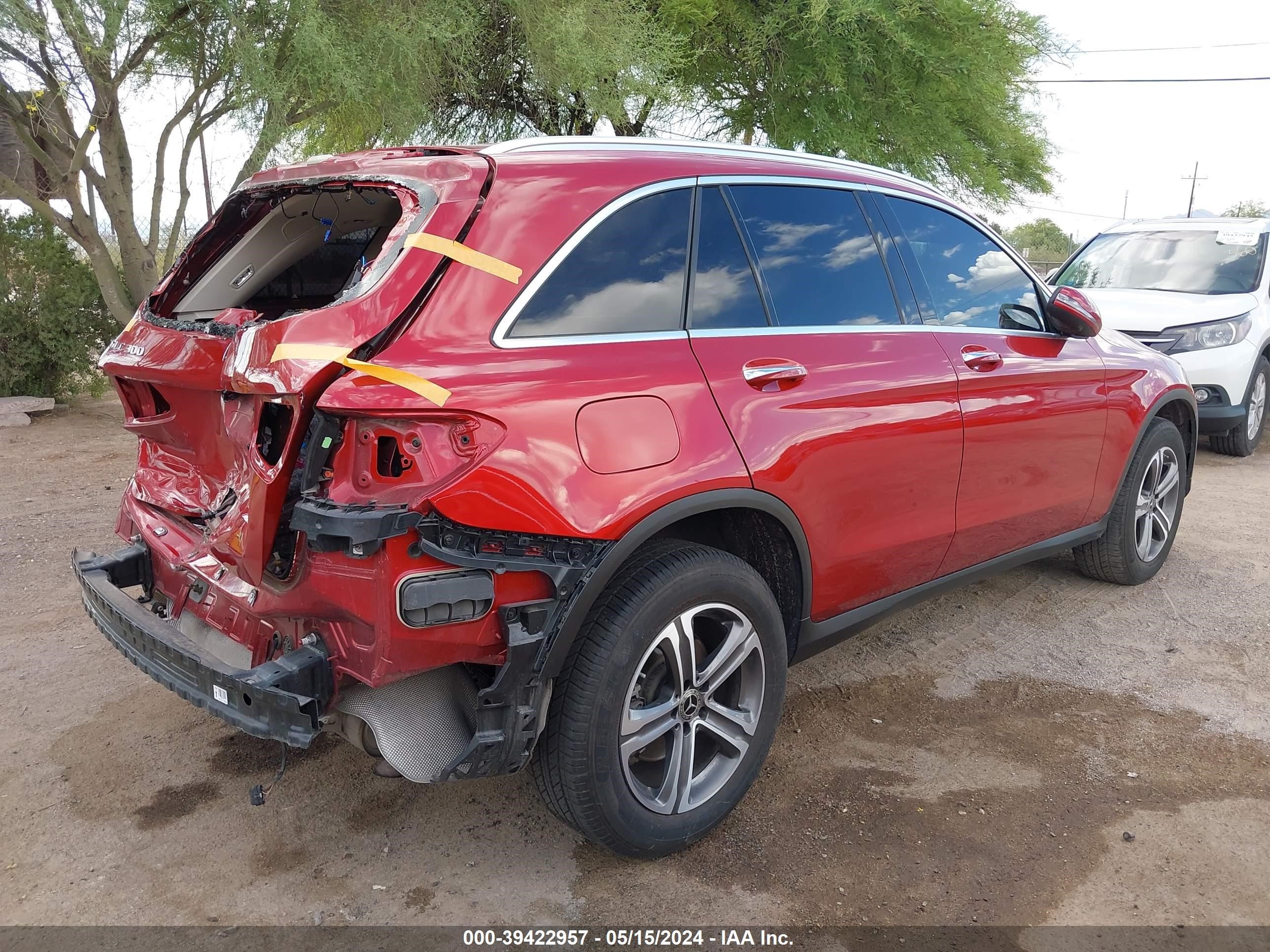 2020 Mercedes-Benz Glc 300 vin: WDC0G8DB7LF702270