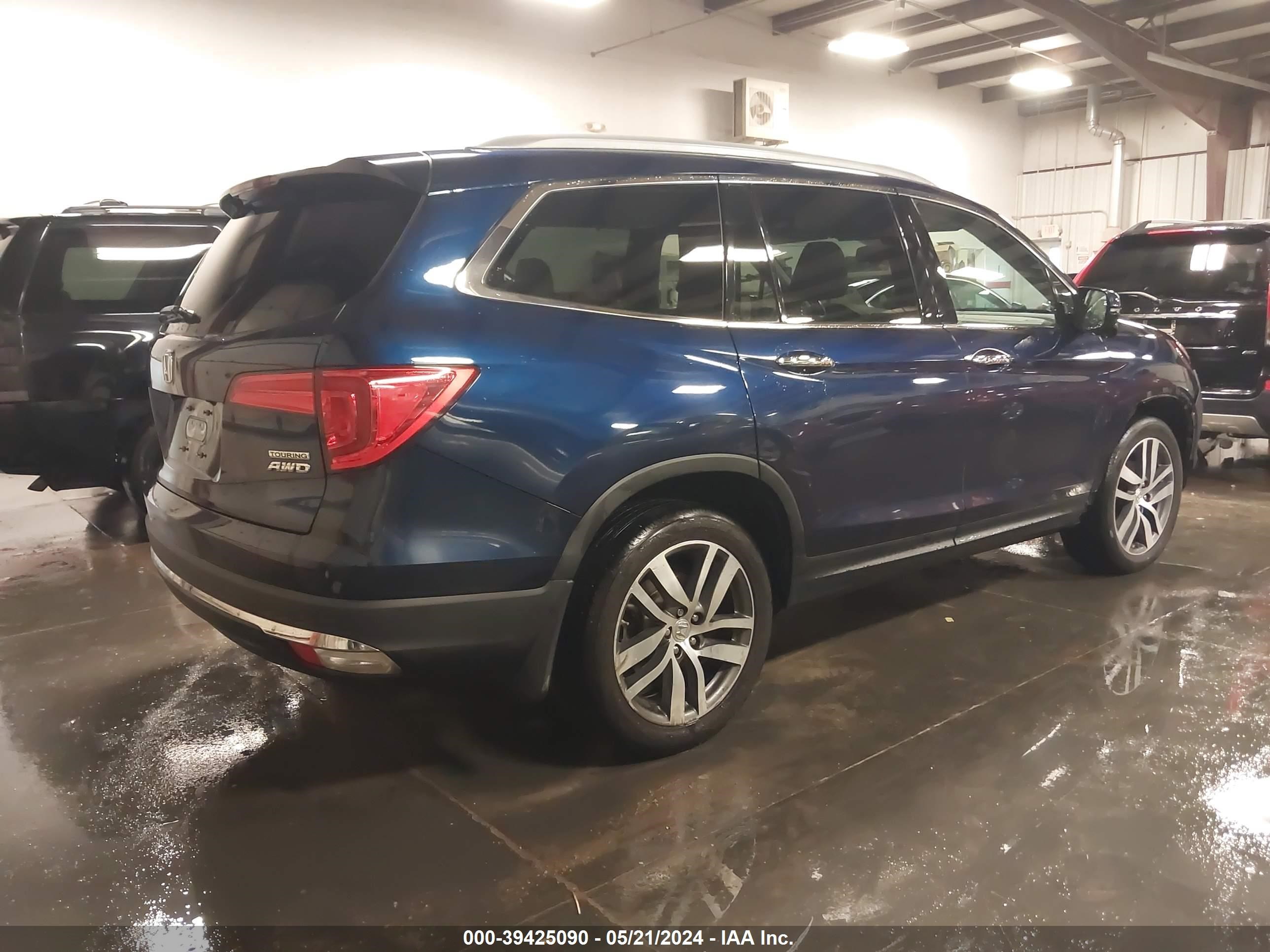 2016 Honda Pilot Touring vin: 5FNYF6H90GB099275