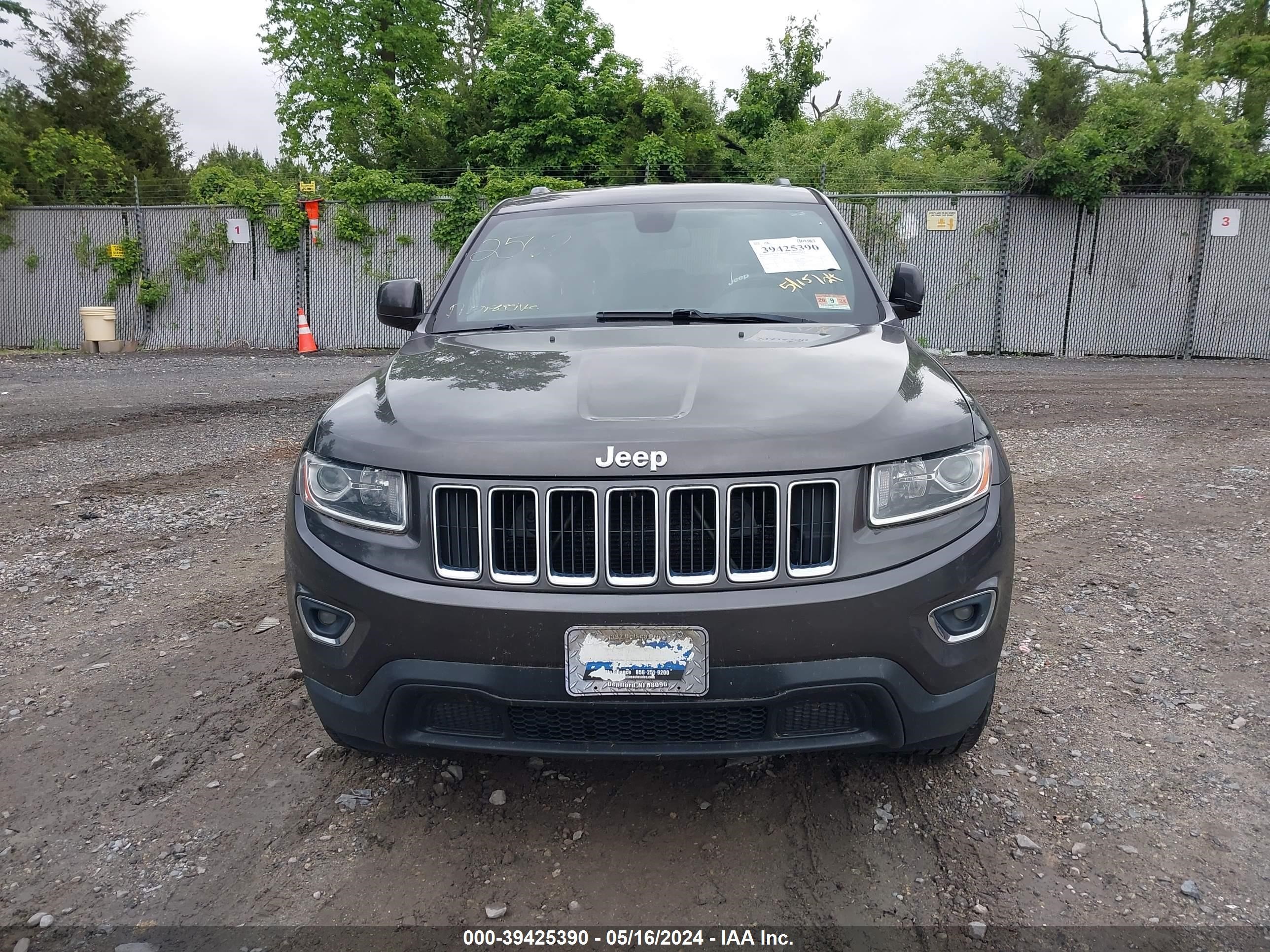 2015 Jeep Grand Cherokee Laredo vin: 1C4RJFAG3FC911837