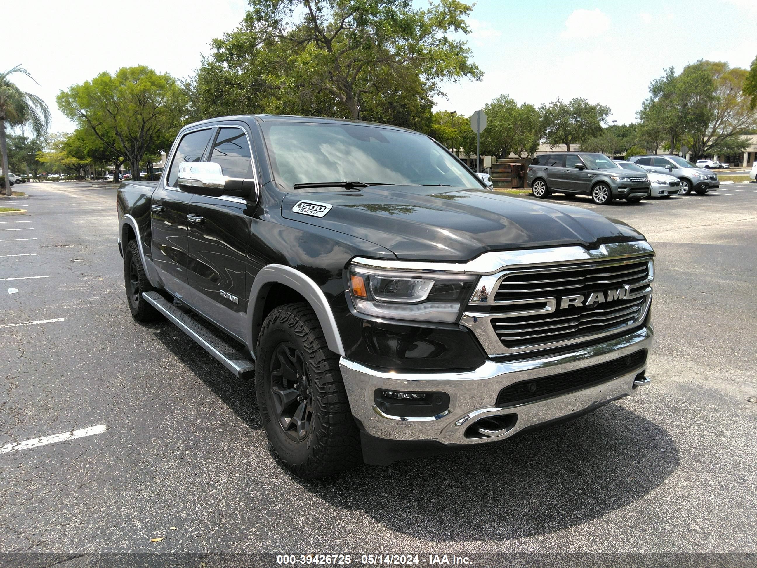 2021 Ram 1500 Laramie 4X4 5'7 Box vin: 1C6SRFJT7MN524868