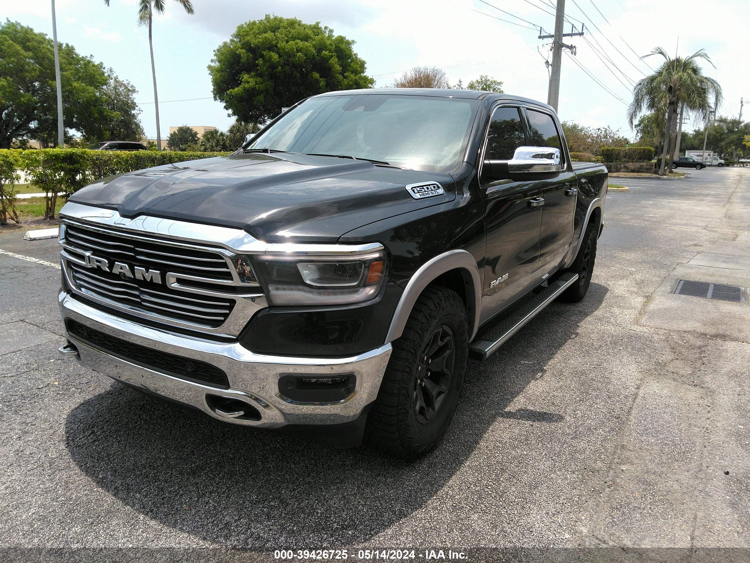 2021 Ram 1500 Laramie 4X4 5'7 Box vin: 1C6SRFJT7MN524868