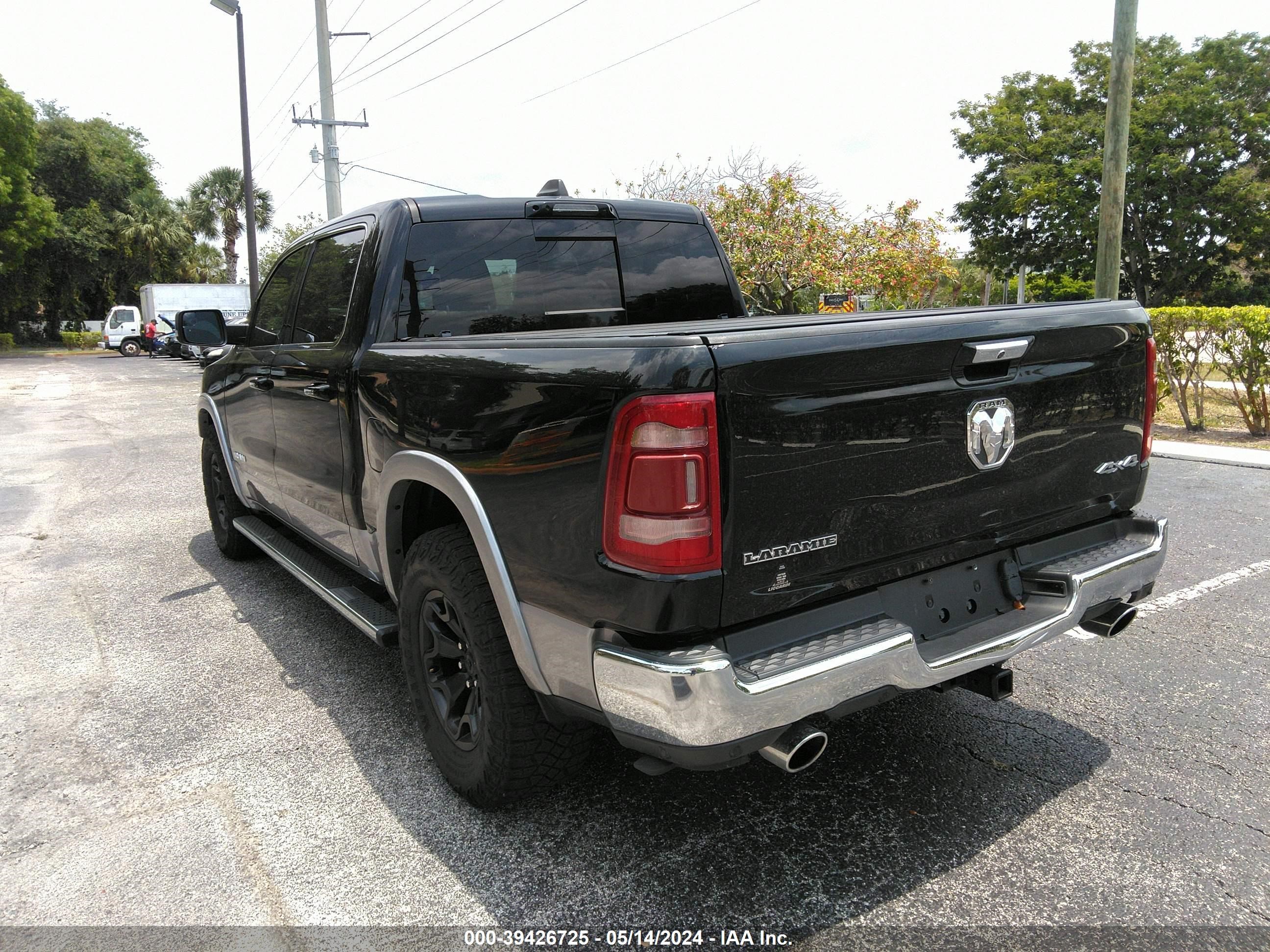 2021 Ram 1500 Laramie 4X4 5'7 Box vin: 1C6SRFJT7MN524868