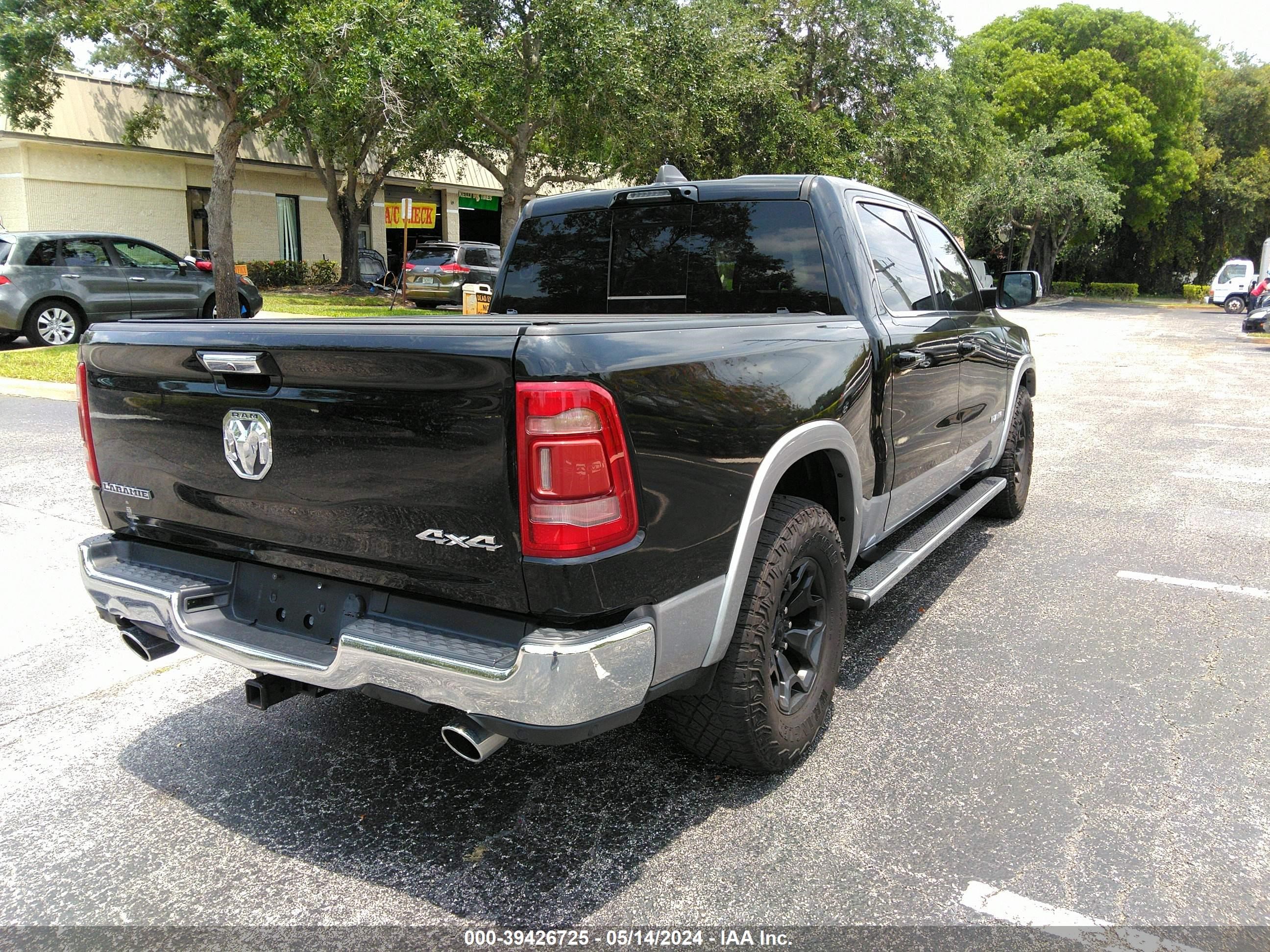 2021 Ram 1500 Laramie 4X4 5'7 Box vin: 1C6SRFJT7MN524868