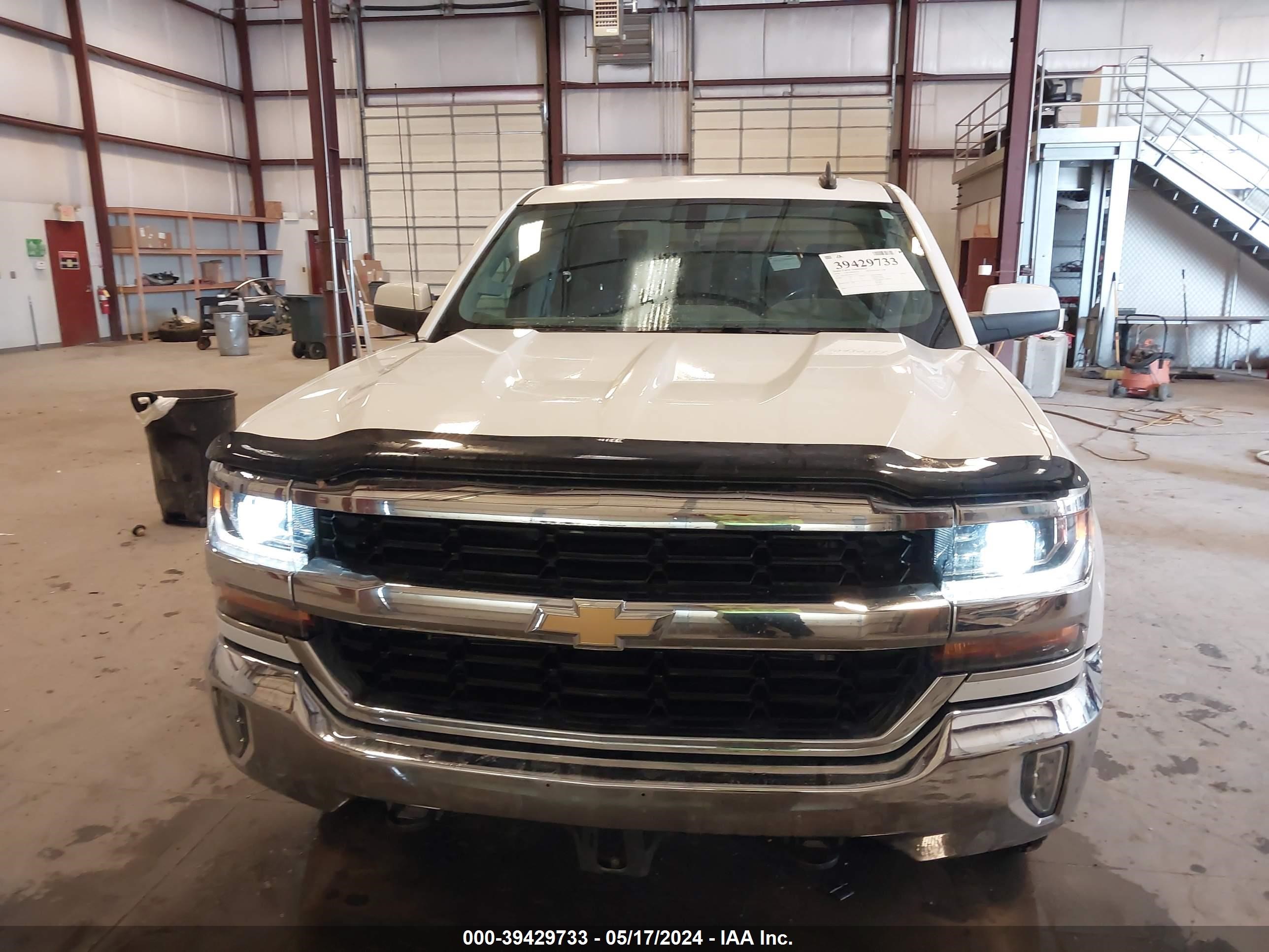 3GCUKREC0JG114175 2018 Chevrolet Silverado 1500 1Lt